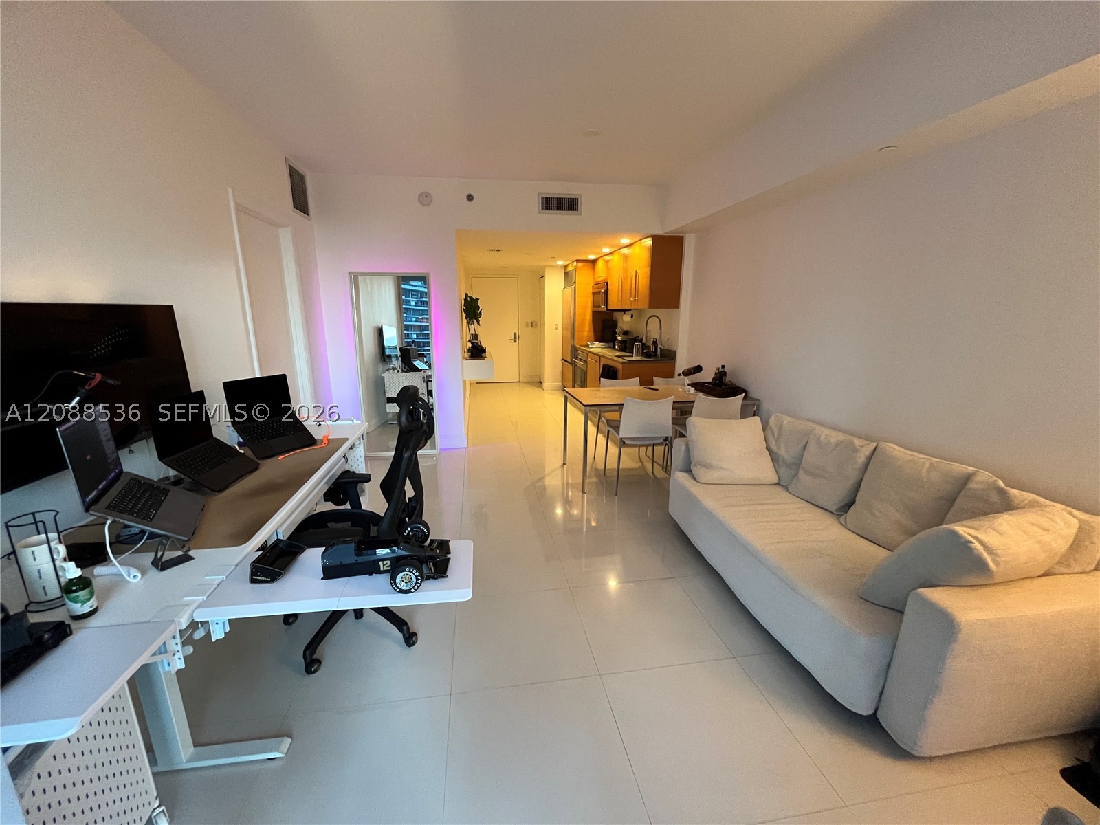 image Icon Brickell I11