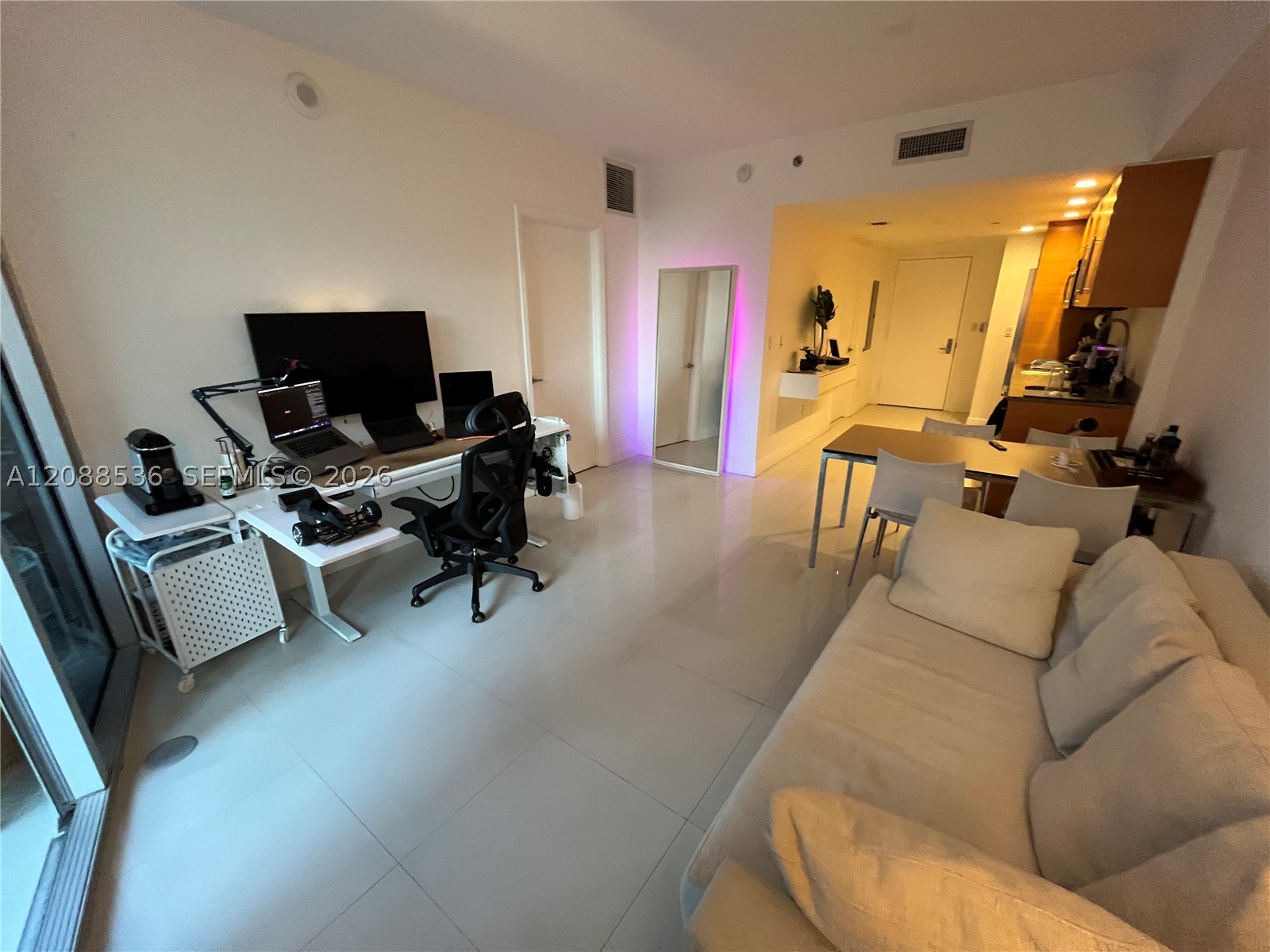 image Icon Brickell I12