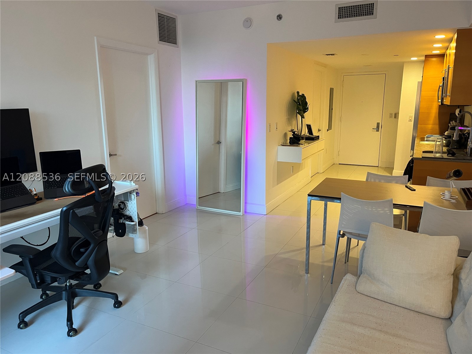 image Icon Brickell I13