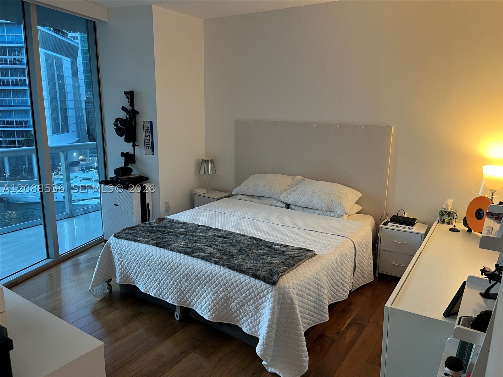 image Icon Brickell I15