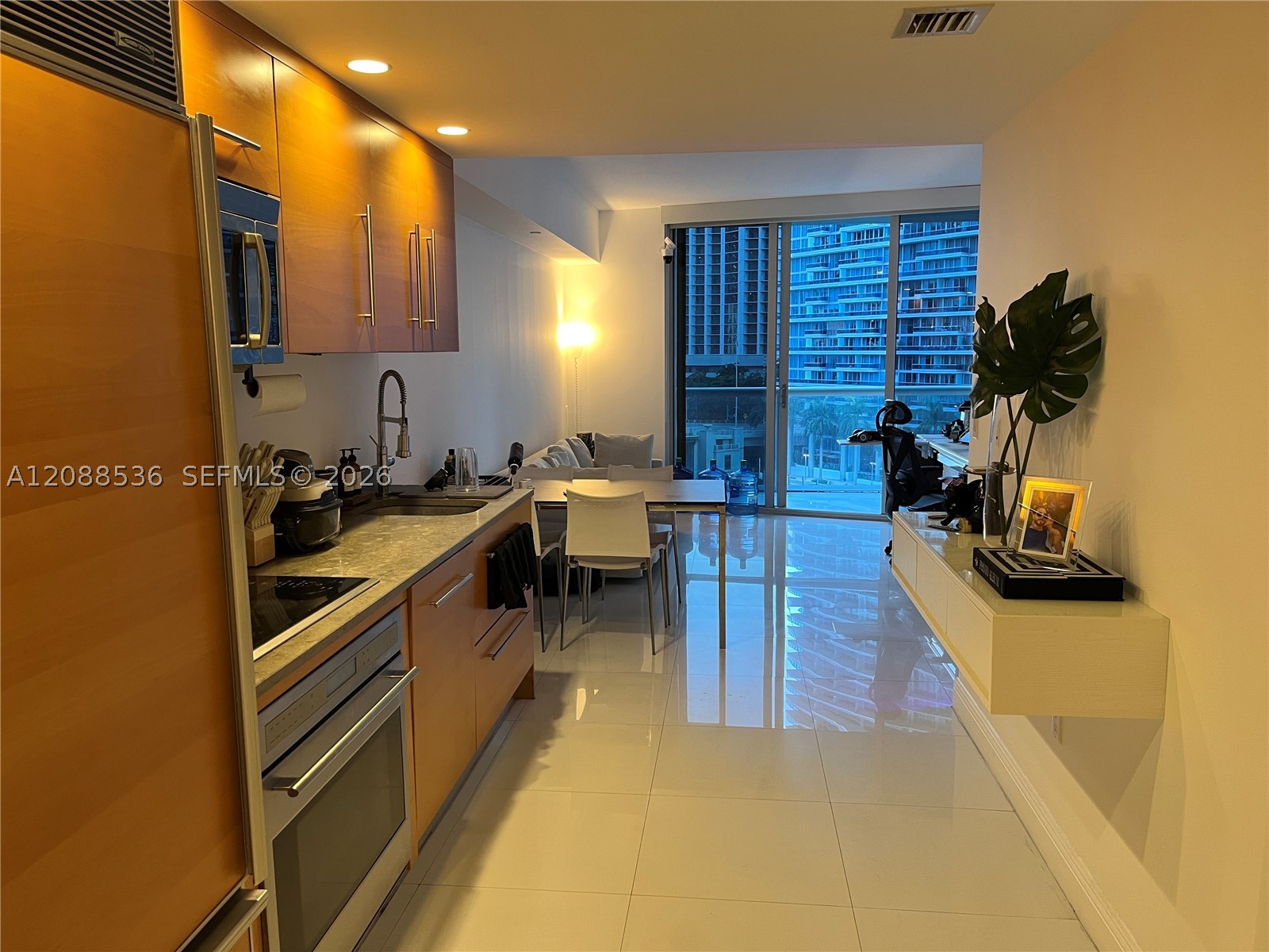 image Icon Brickell I1