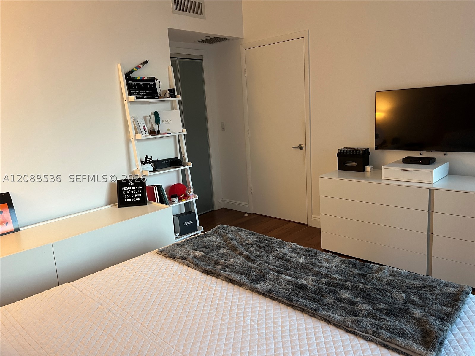 image Icon Brickell I20