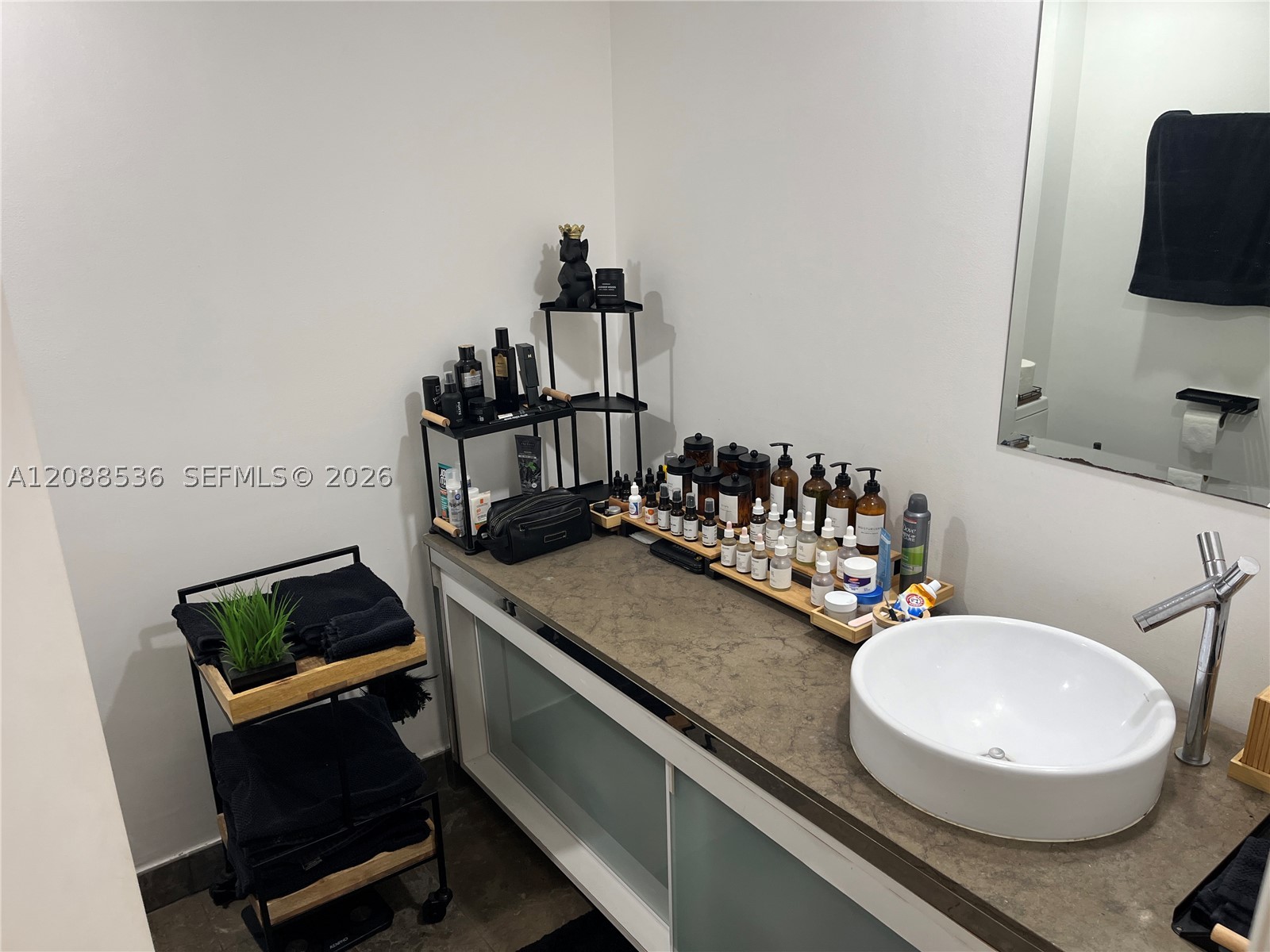 image Icon Brickell I24