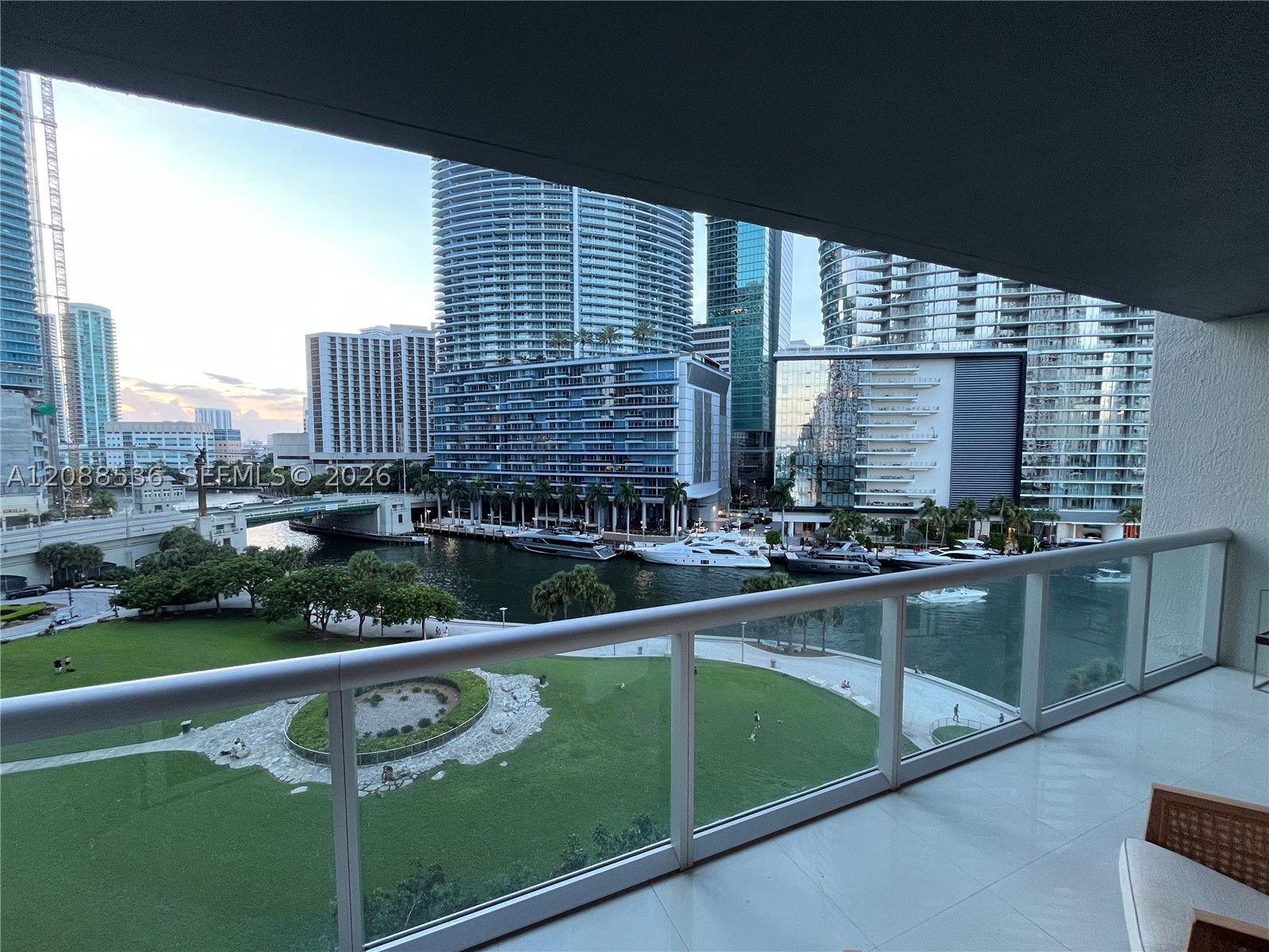 image Icon Brickell I29