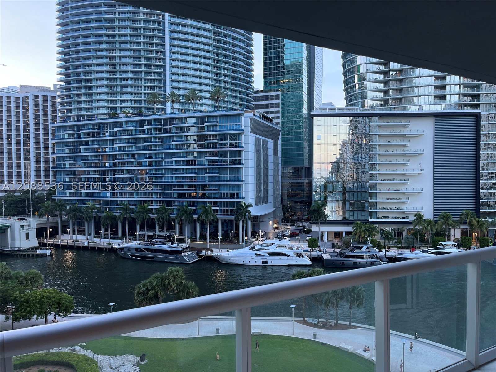 image Icon Brickell I30