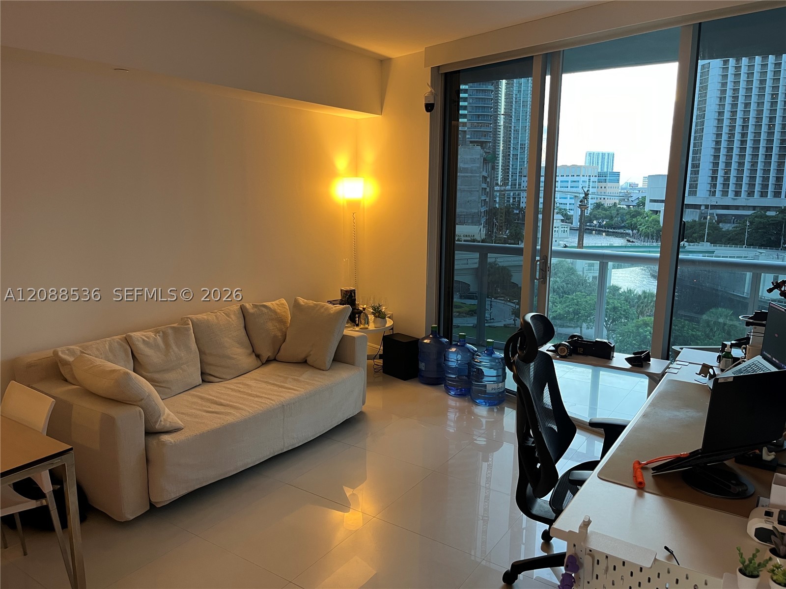 image Icon Brickell I5