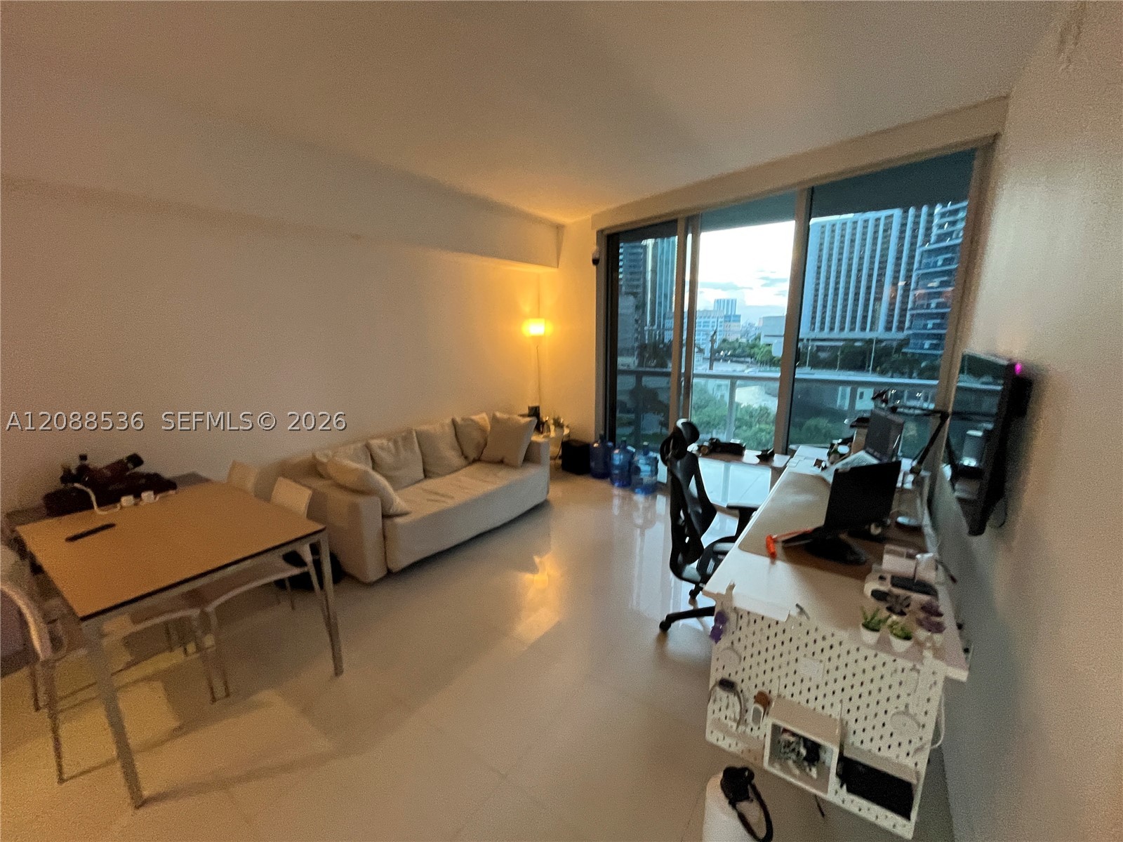 image Icon Brickell I6
