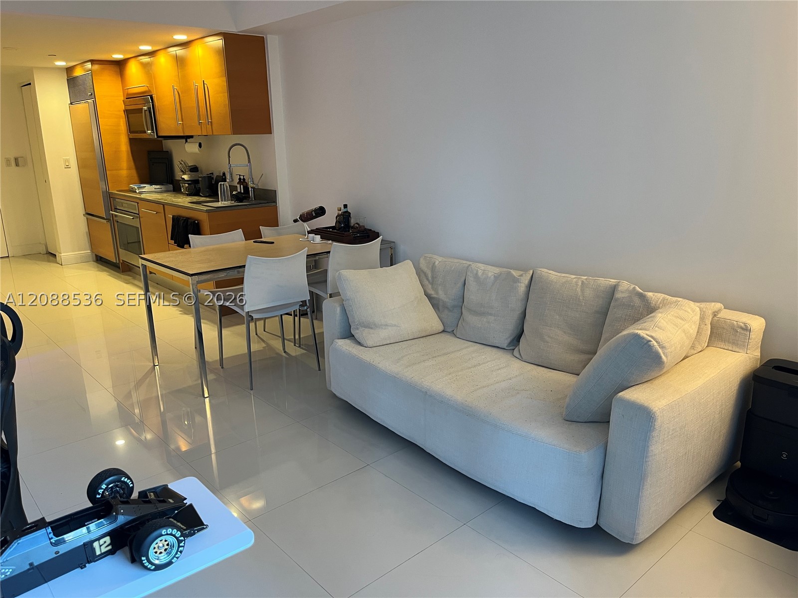 image Icon Brickell I8