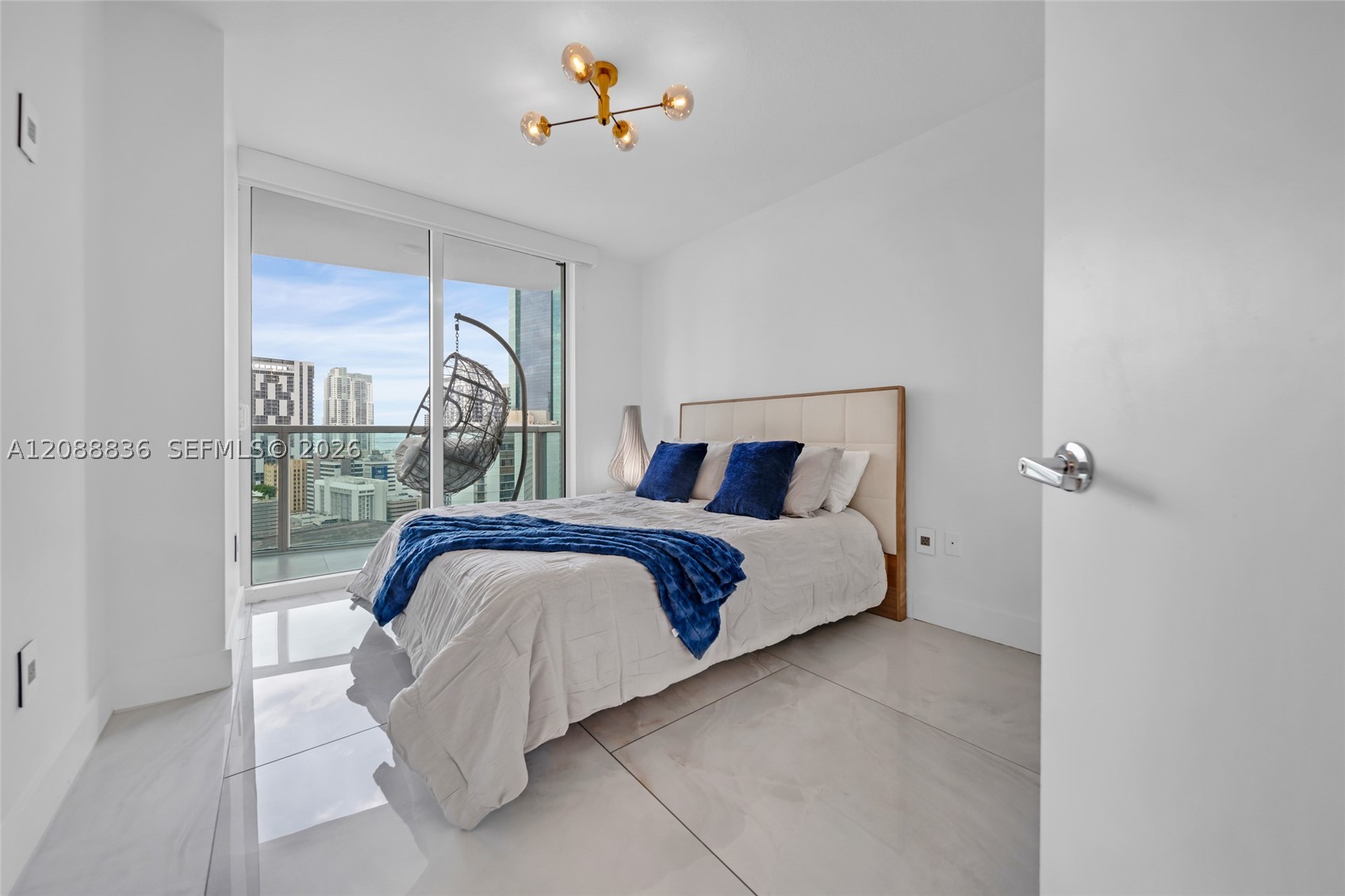 image Brickell on the River South9