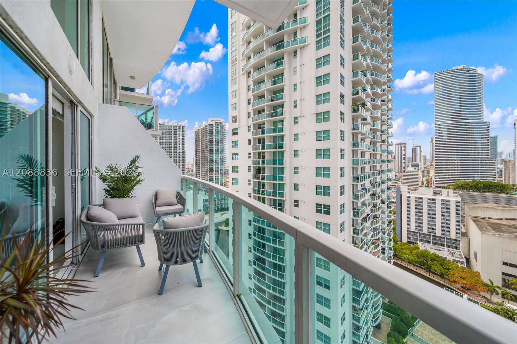 image Brickell on the River South26