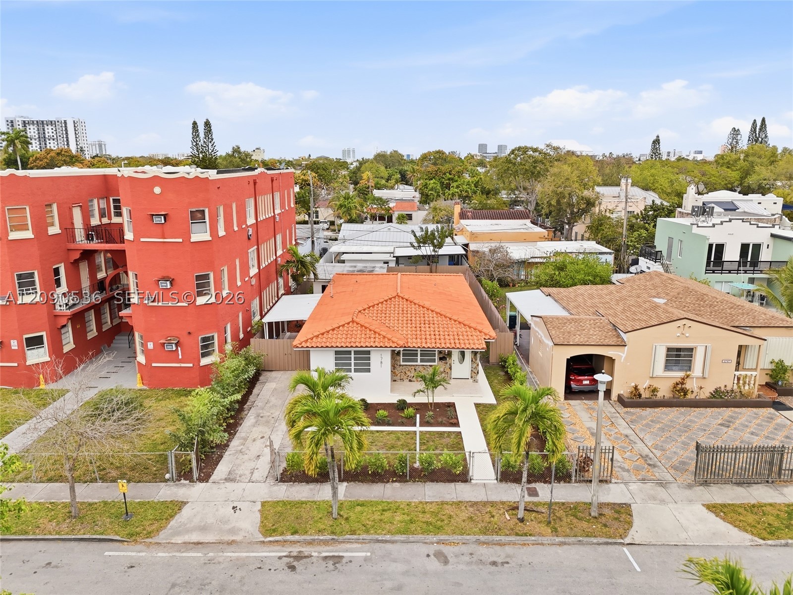 1781 SW 13th St