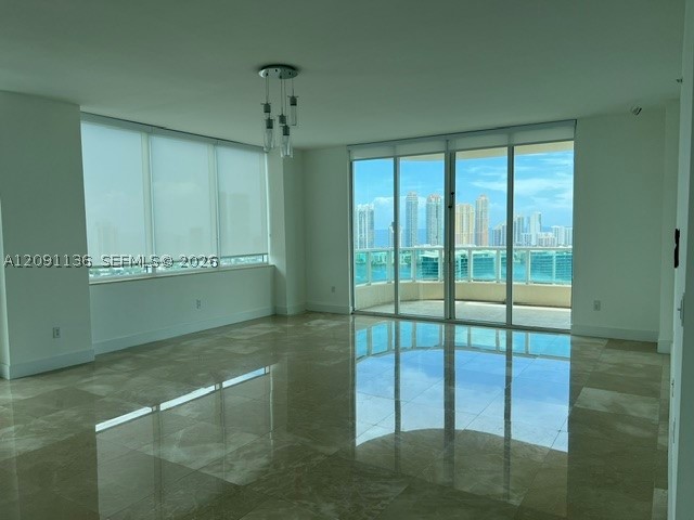 image Aventura Marina 210