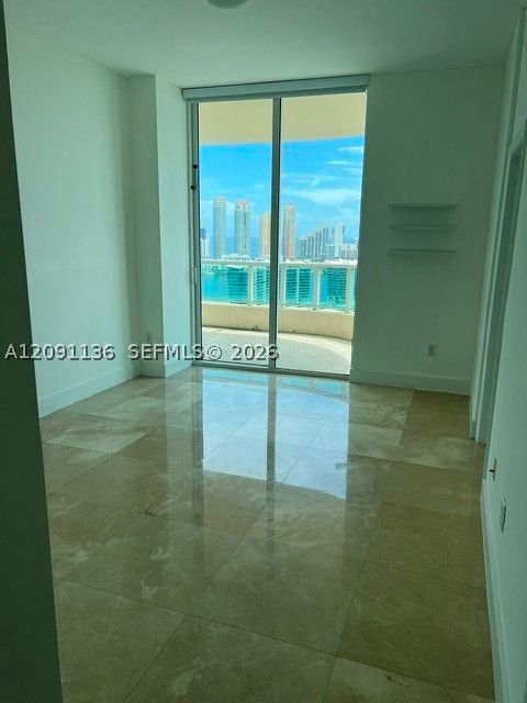image Aventura Marina 218