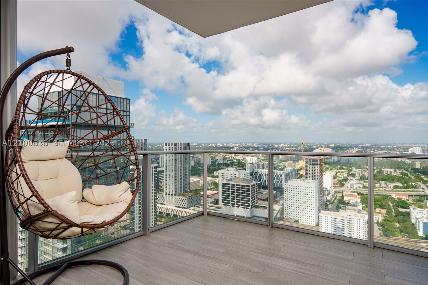 image Paramount Miami Worldcenter2