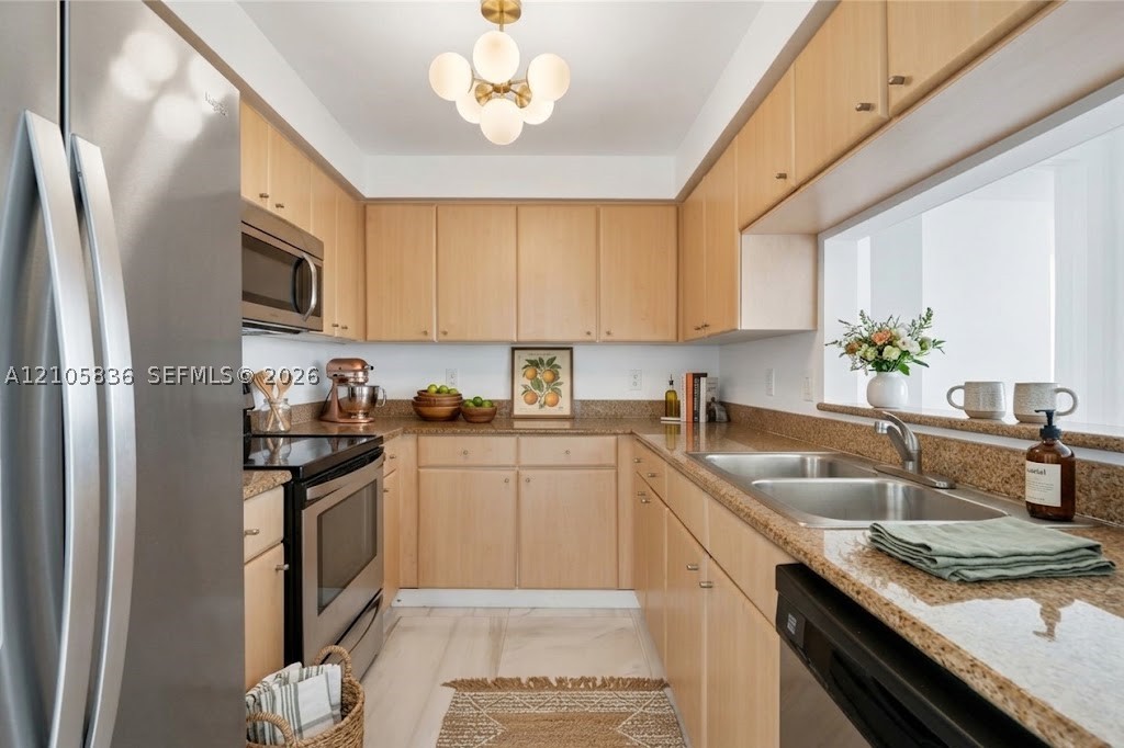 2475 Brickell Ave #704 Miami, FL 33129