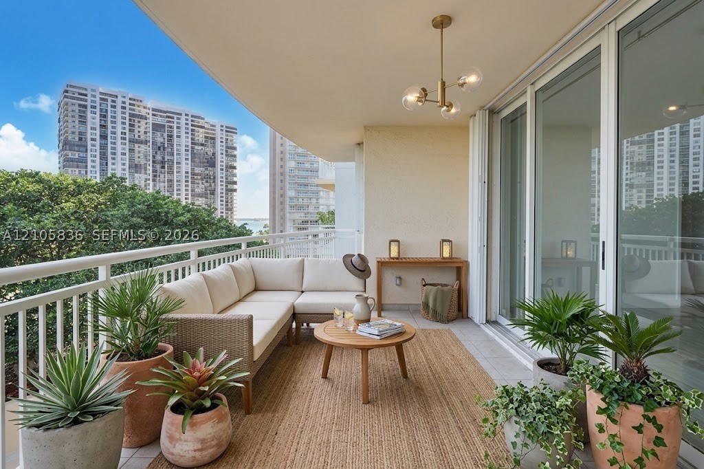2475 Brickell Ave #704 Miami, FL 33129