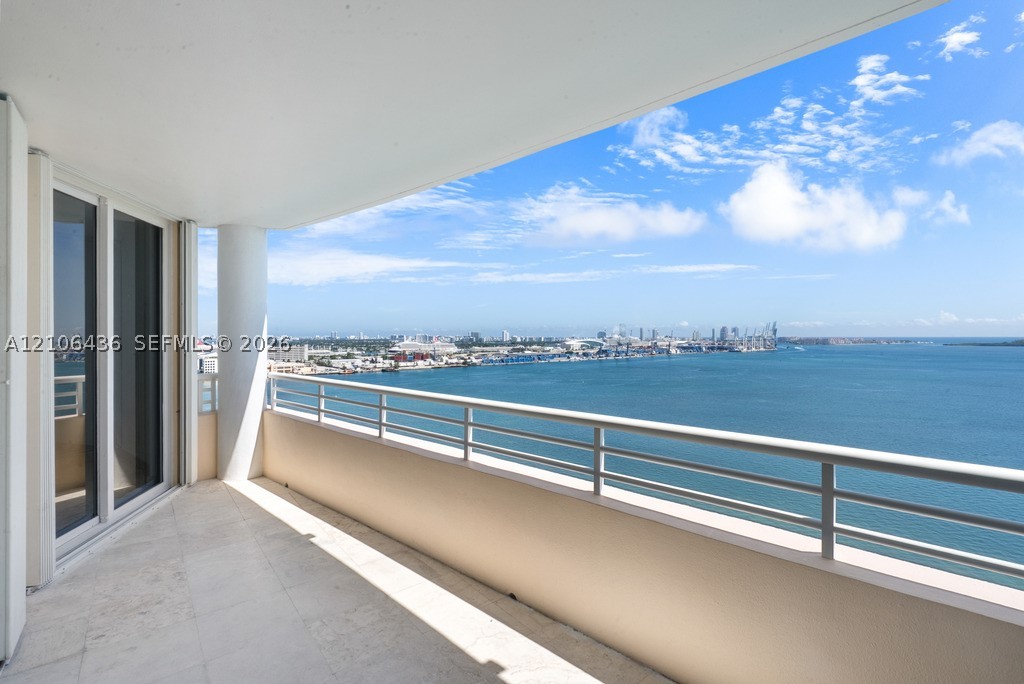 808 Brickell Key Dr #2102