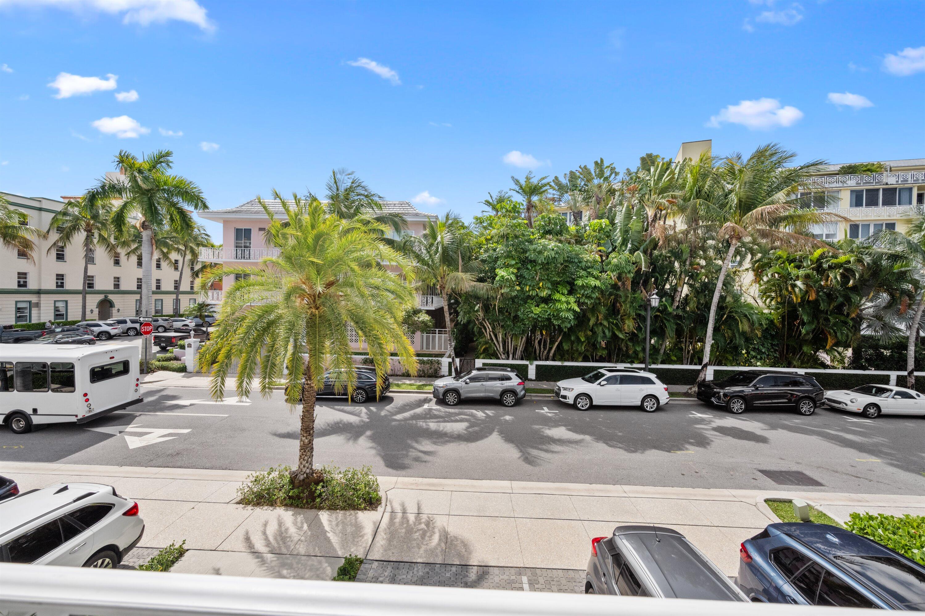 401 Peruvian #2010 Palm Beach, FL 33480