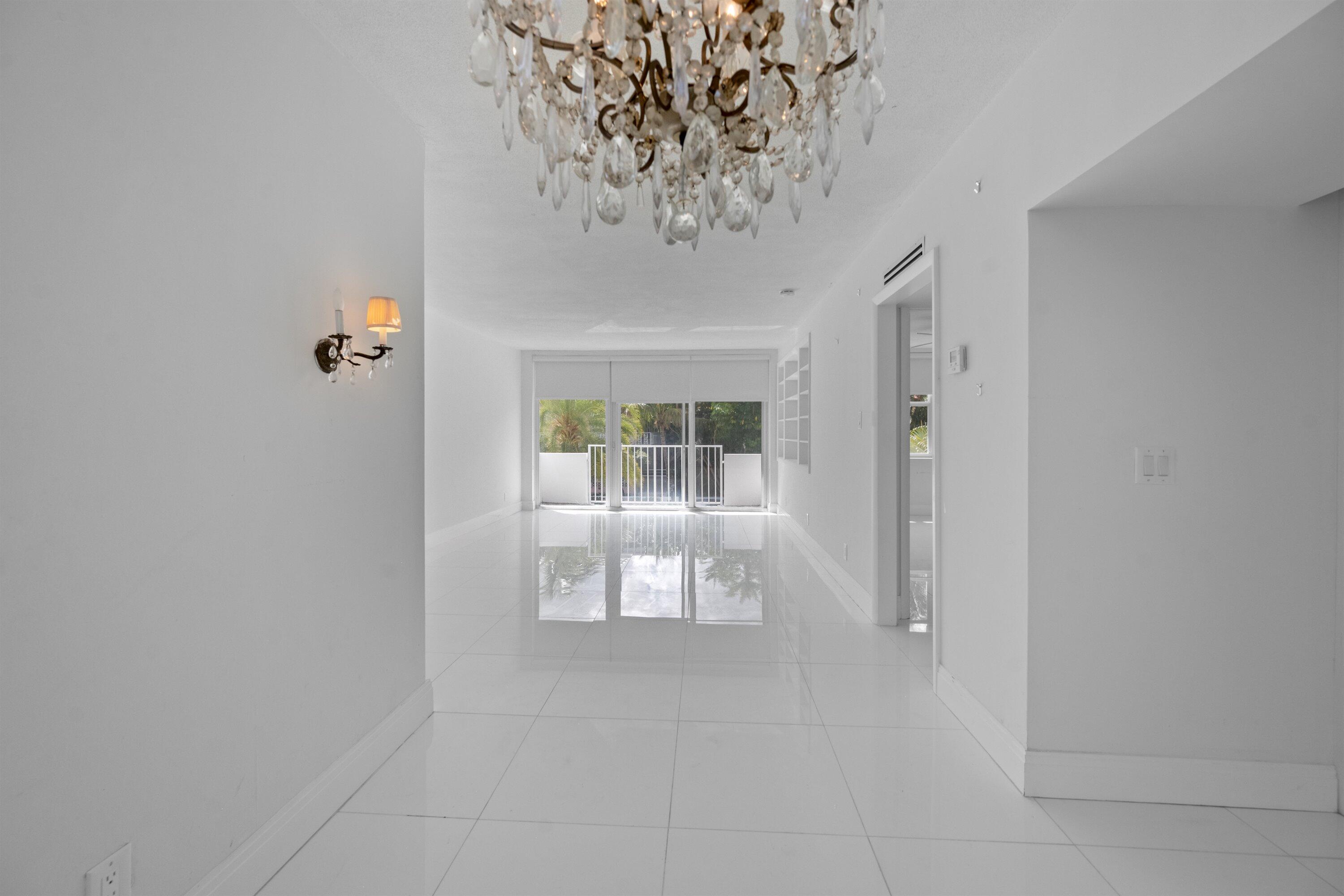 401 Peruvian #2010 Palm Beach, FL 33480