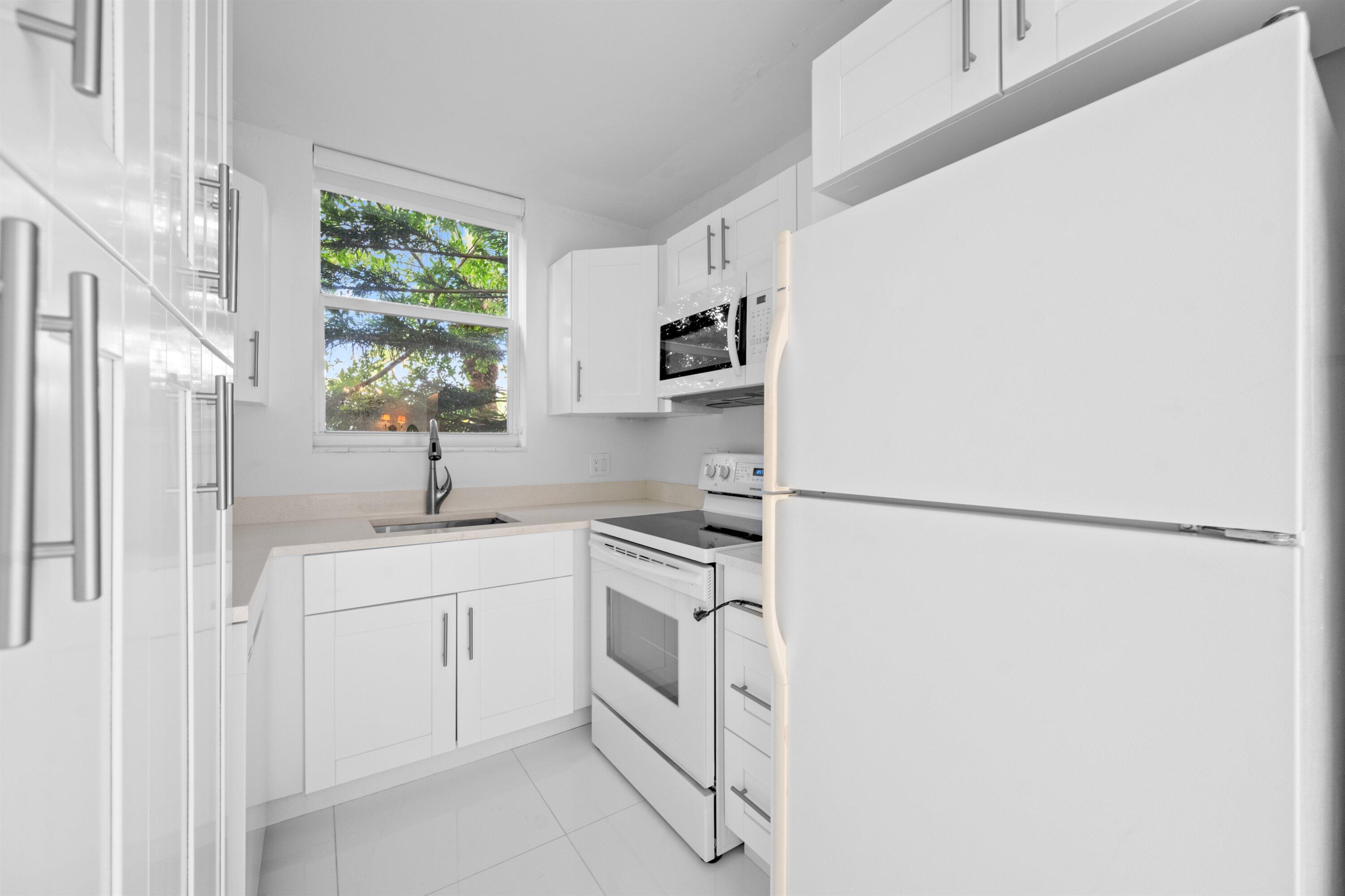 401 Peruvian #2010 Palm Beach, FL 33480