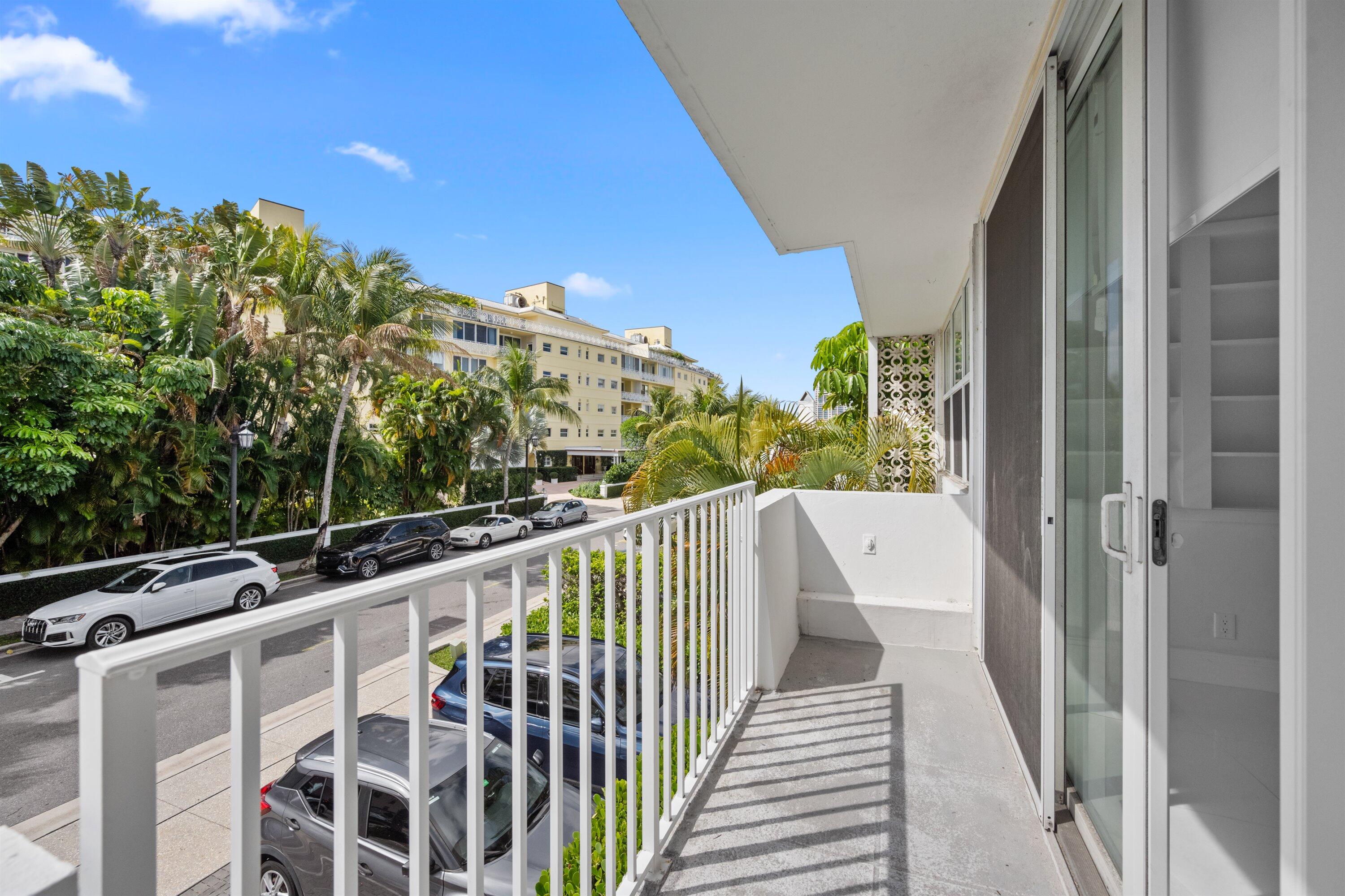 401 Peruvian #2010 Palm Beach, FL 33480