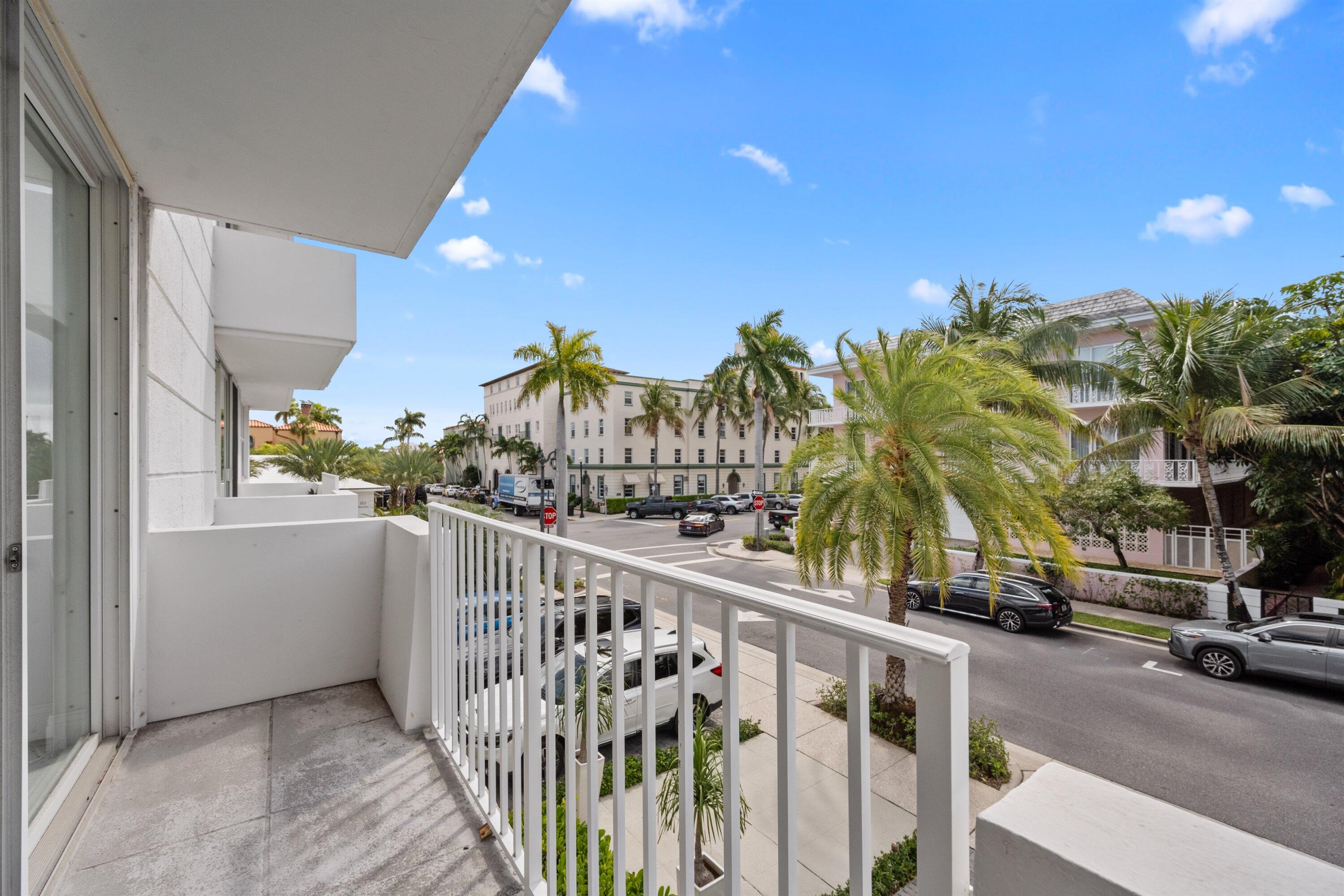 401 Peruvian #2010 Palm Beach, FL 33480