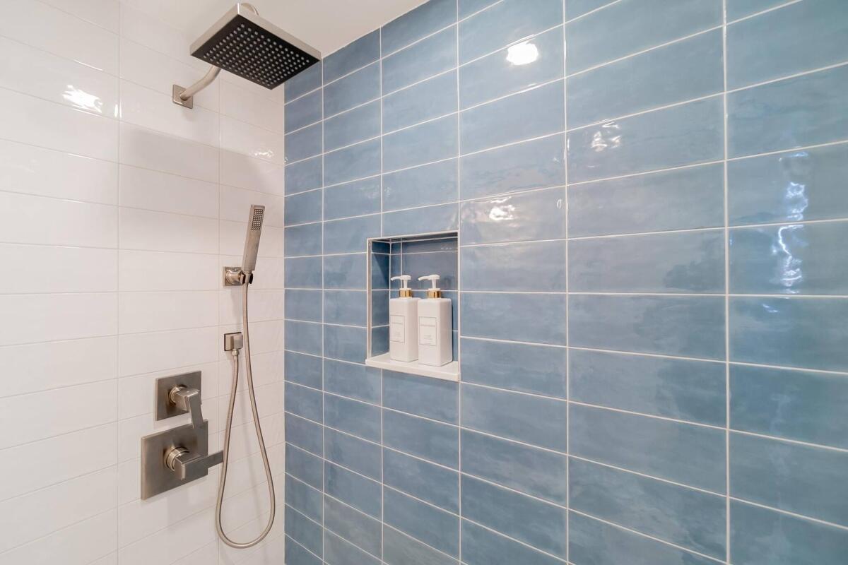 235 Sunrise #Unit 2208 Palm Beach, FL 33480