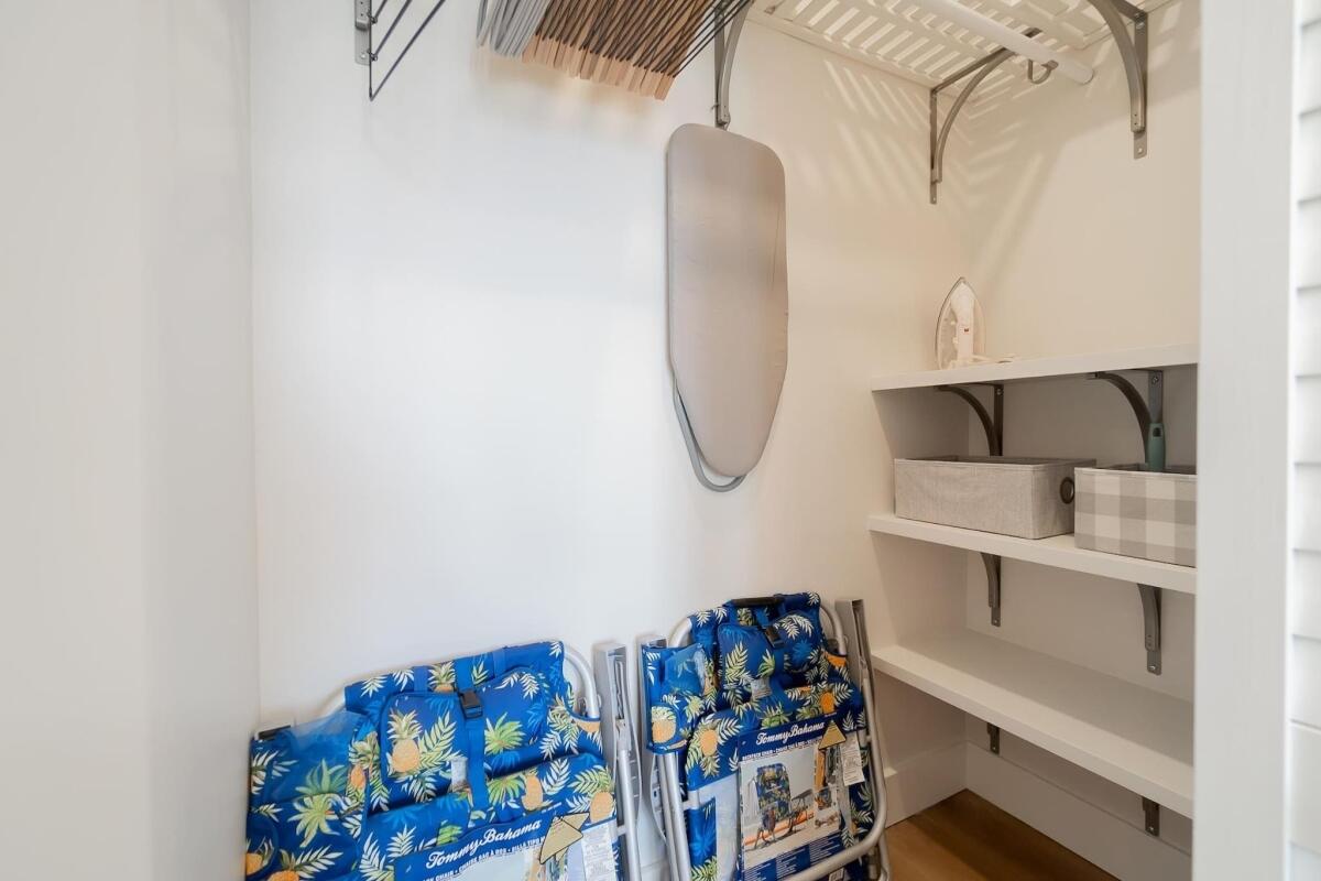 235 Sunrise #Unit 2208 Palm Beach, FL 33480