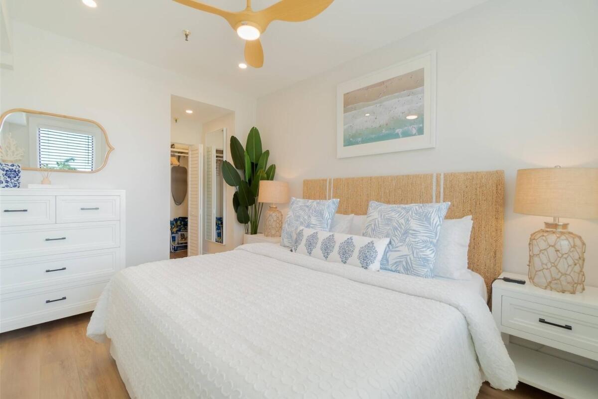 235 Sunrise #Unit 2208 Palm Beach, FL 33480