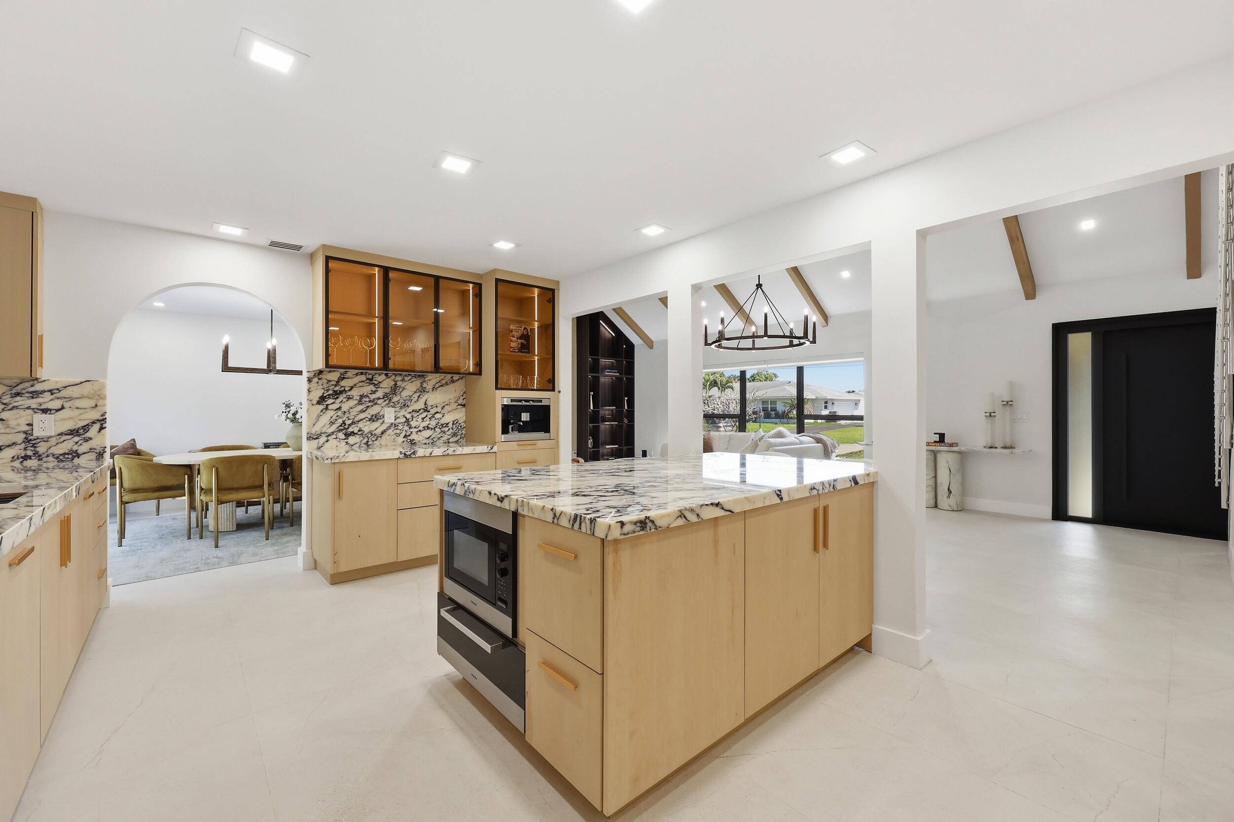 342 N Fairway Tequesta, FL 33469