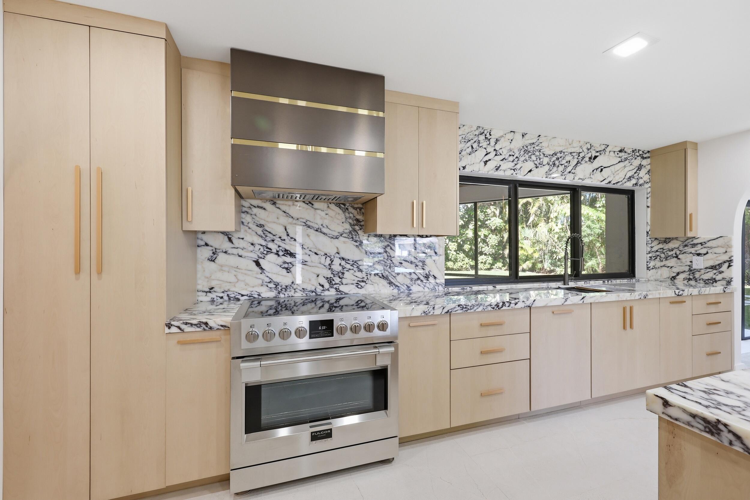 342 N Fairway Tequesta, FL 33469