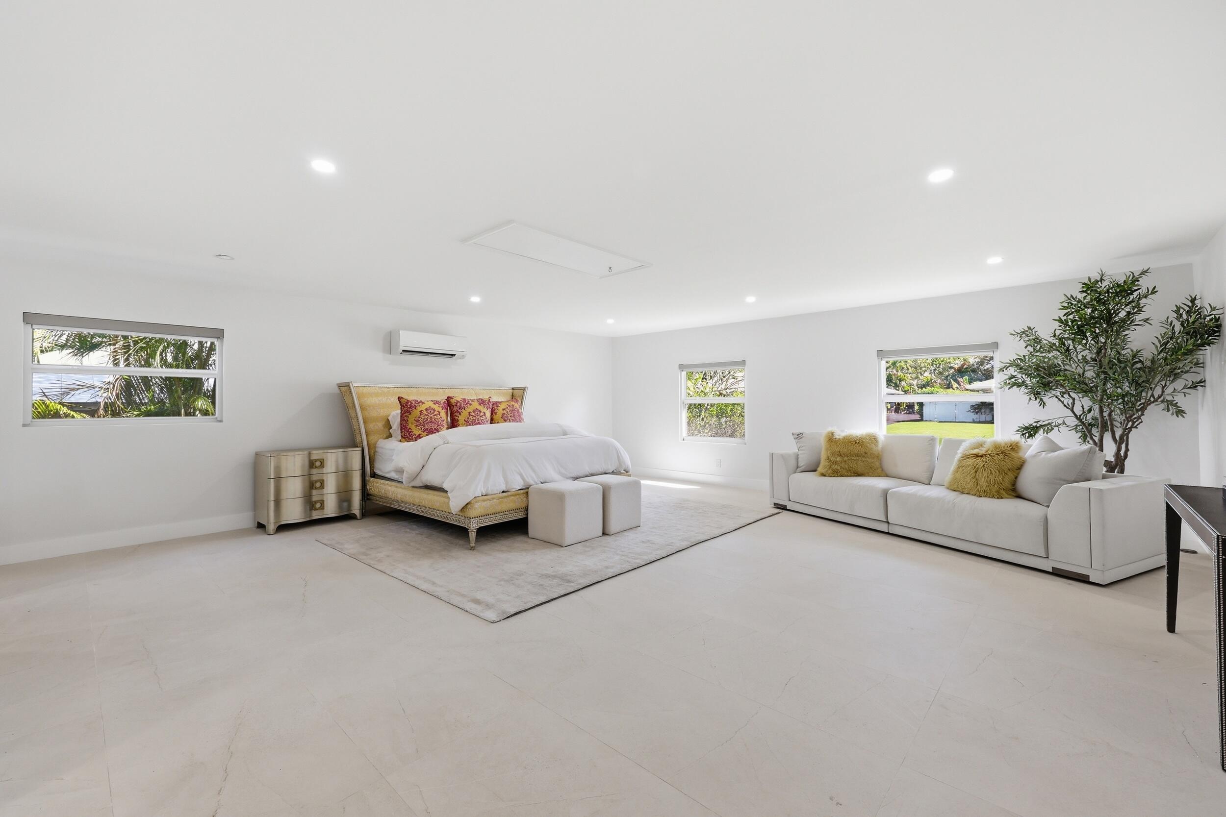 342 N Fairway Tequesta, FL 33469