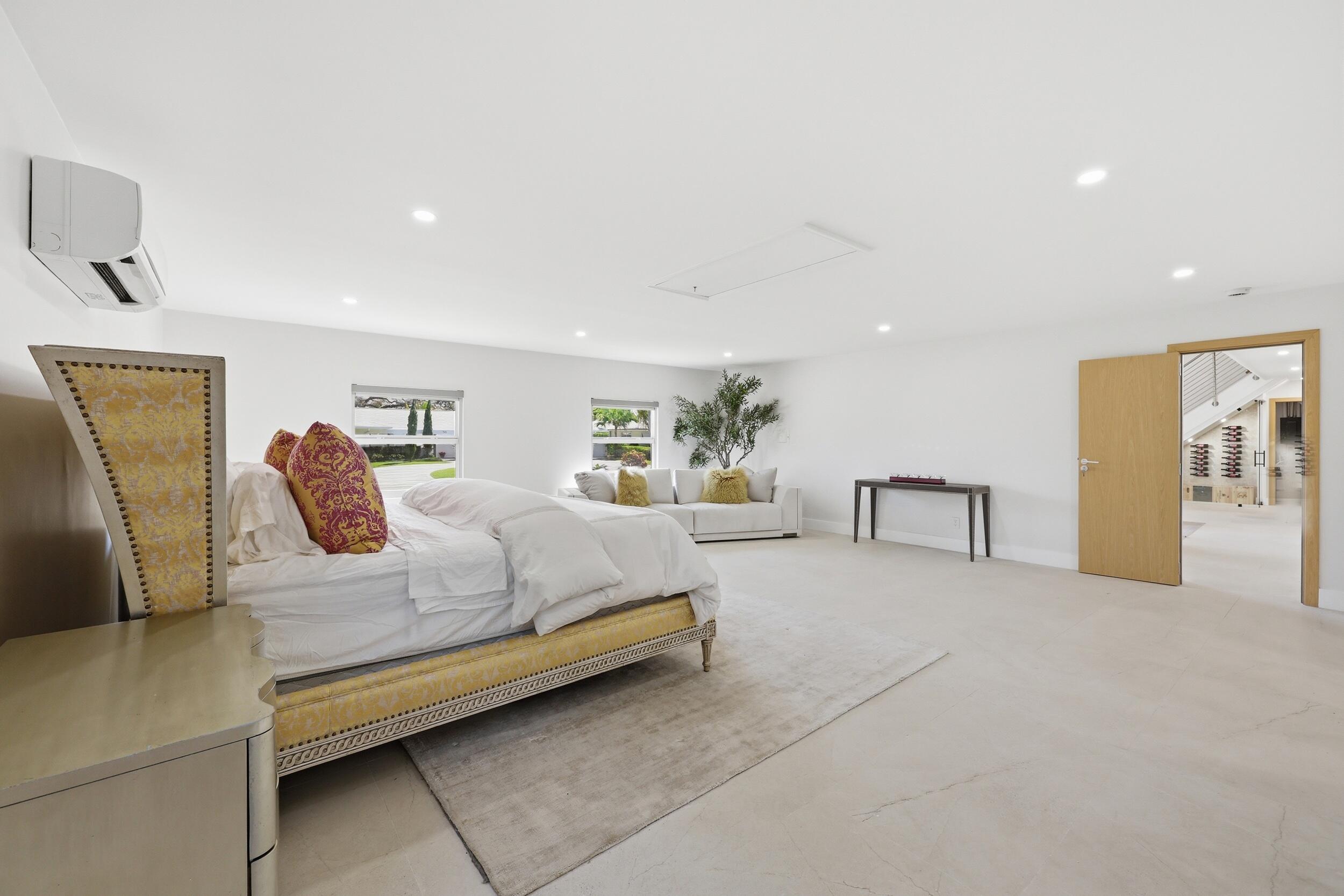 342 N Fairway Tequesta, FL 33469