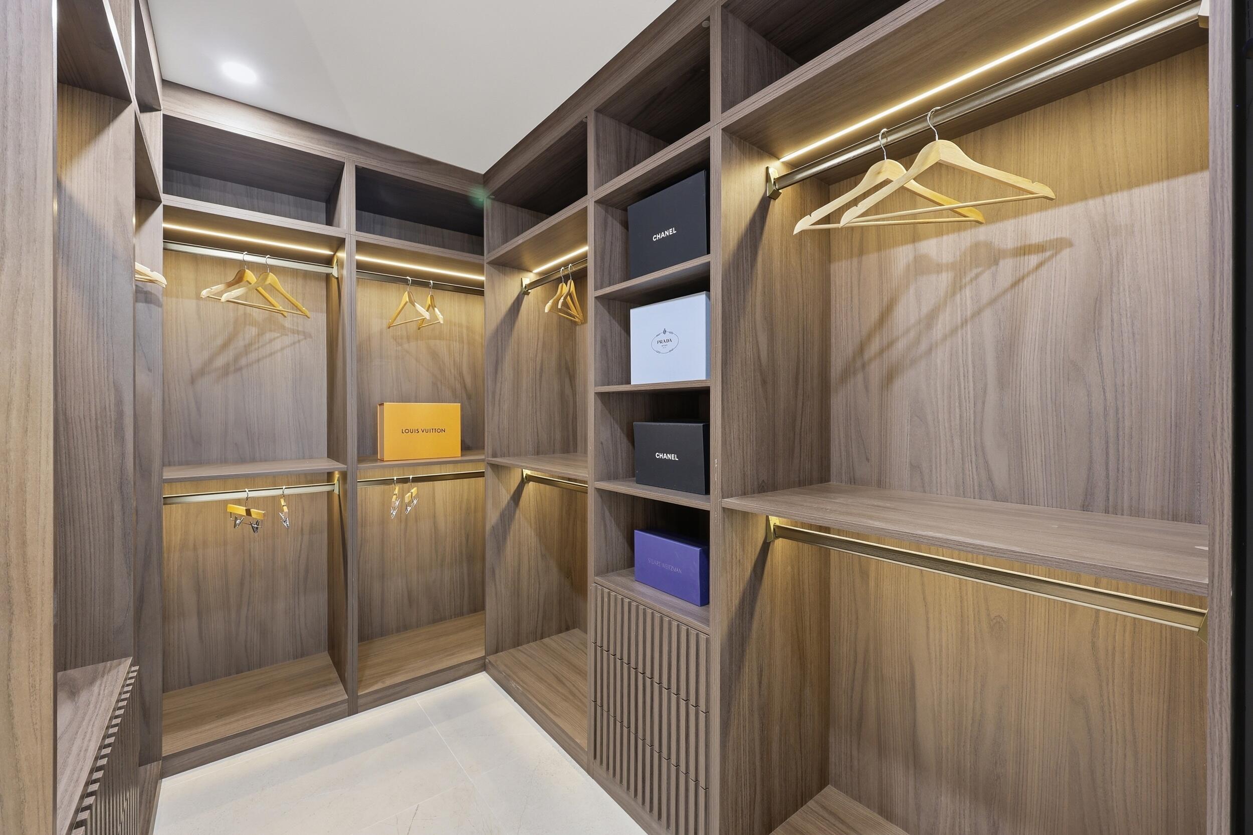 342 N Fairway Tequesta, FL 33469