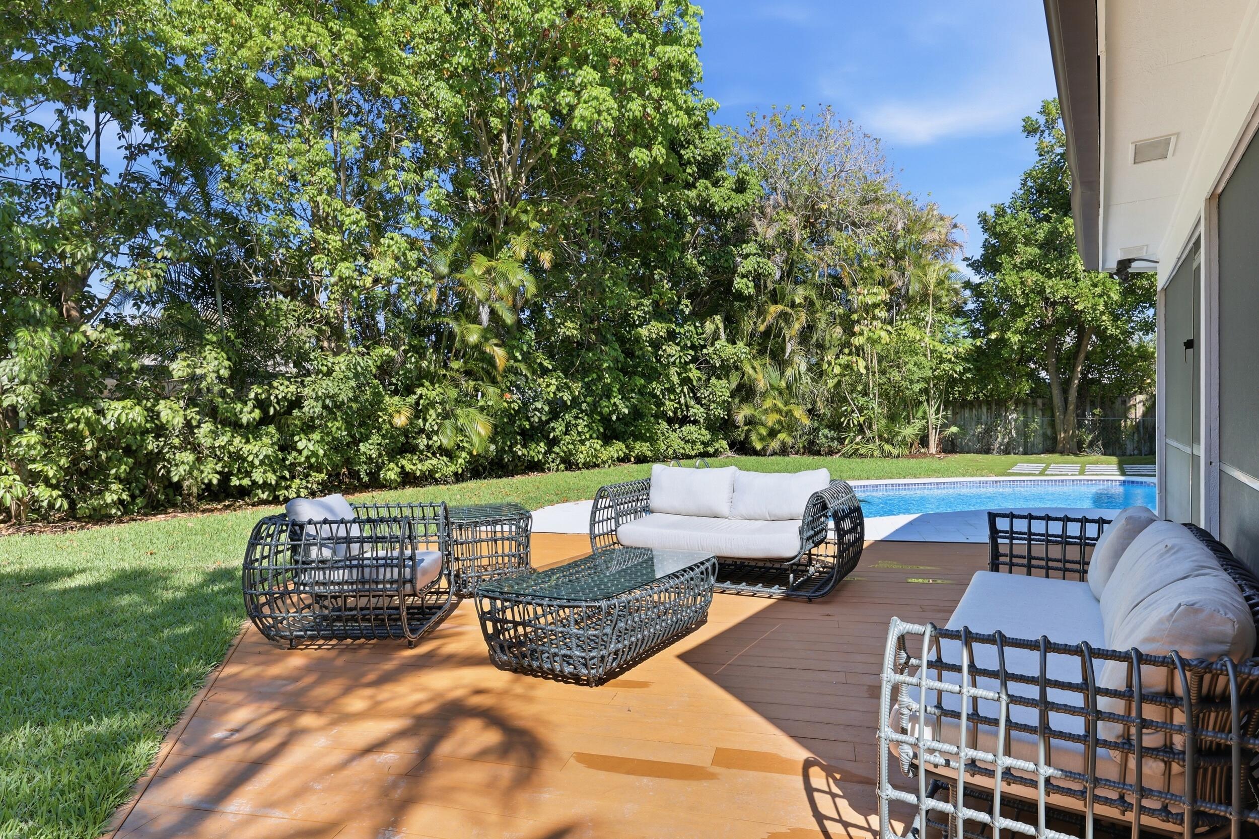 342 N Fairway Tequesta, FL 33469