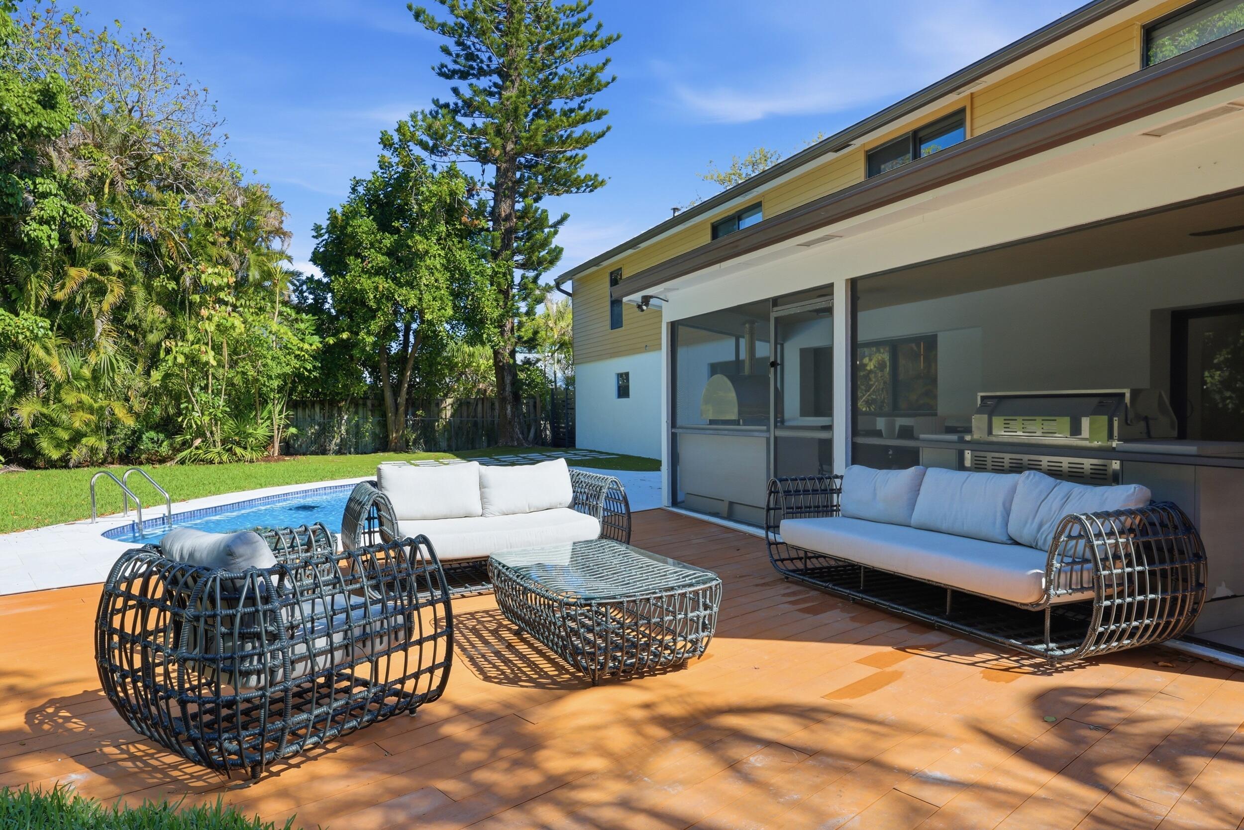 342 N Fairway Tequesta, FL 33469