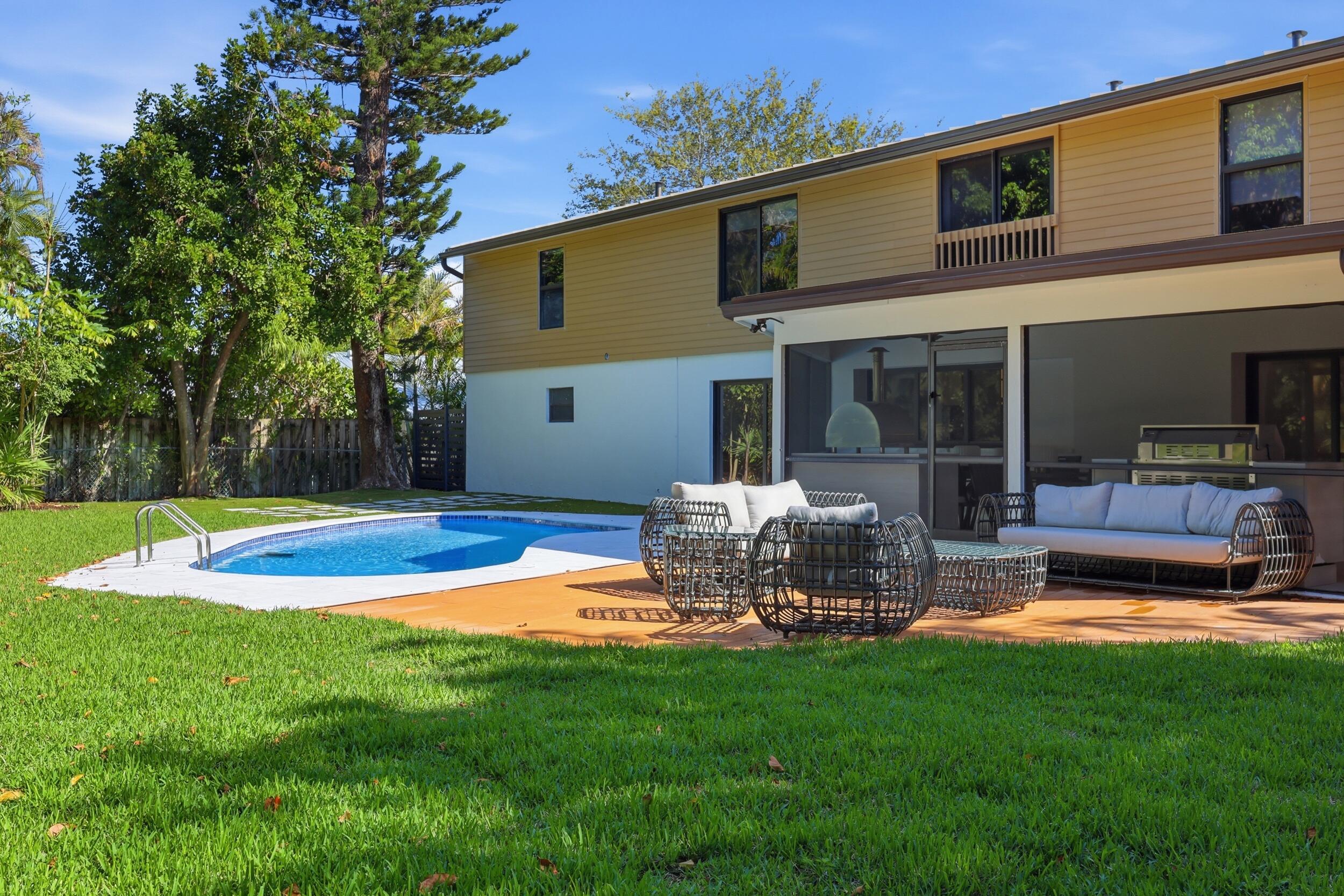 342 N Fairway Tequesta, FL 33469