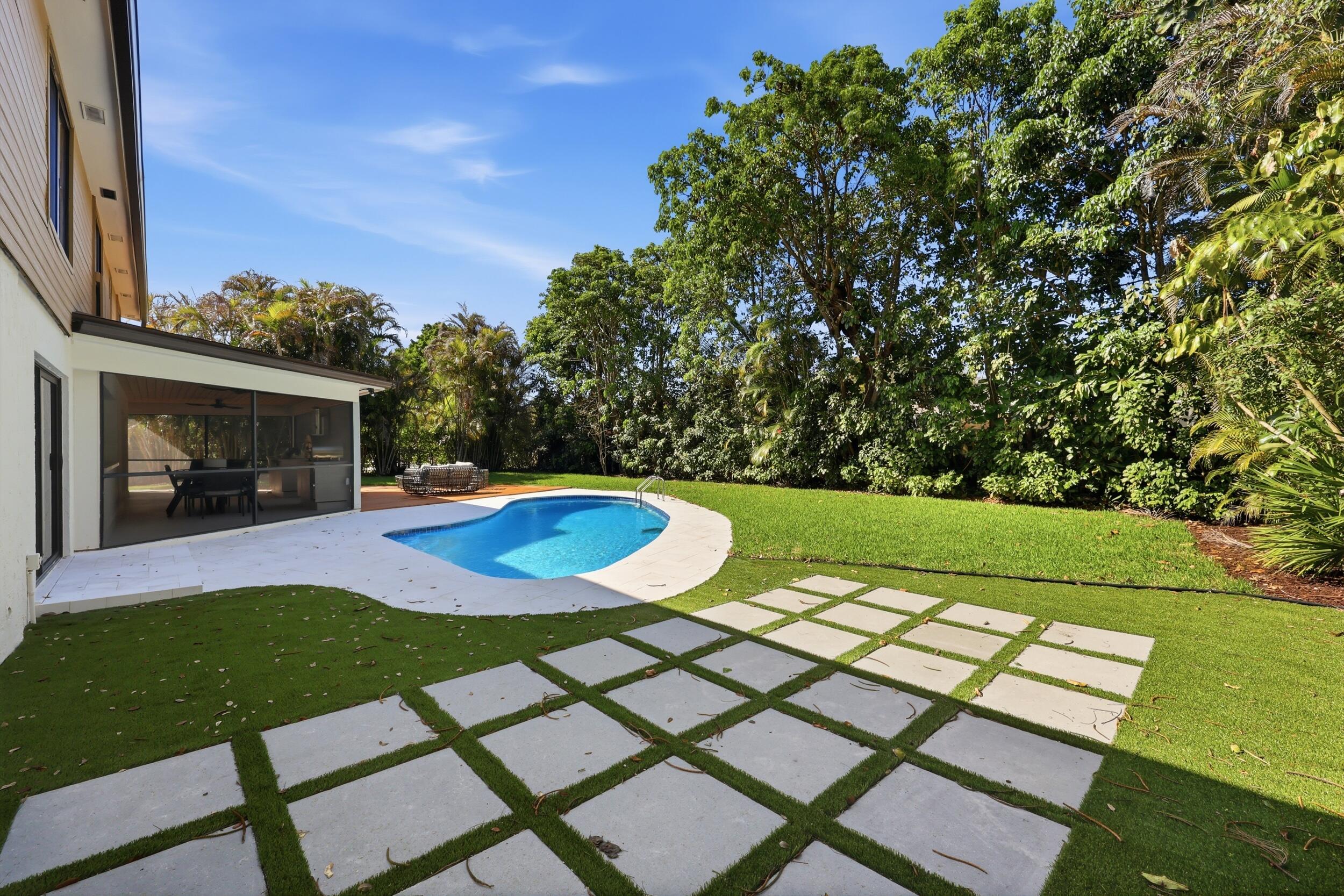 342 N Fairway Tequesta, FL 33469