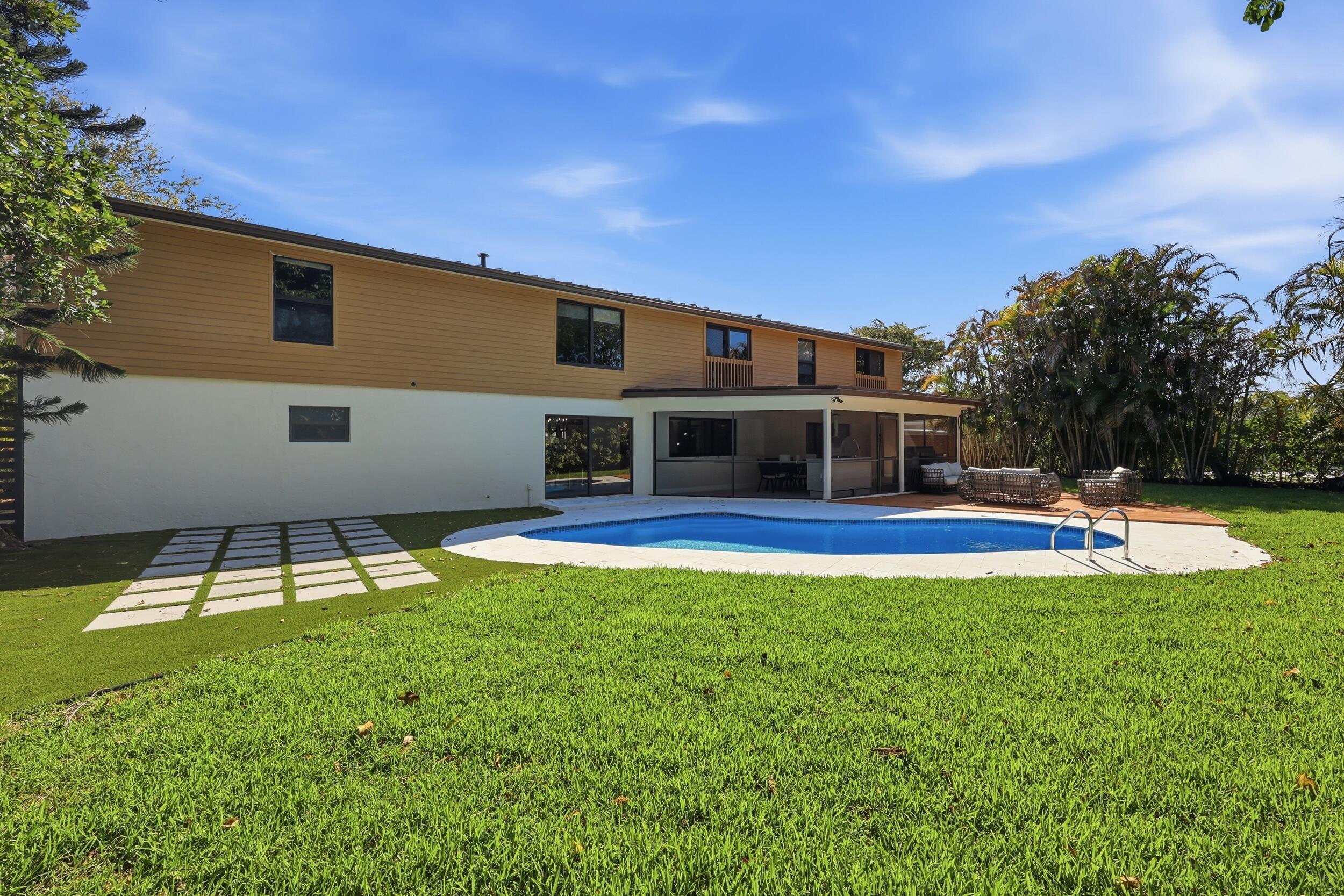 342 N Fairway Tequesta, FL 33469