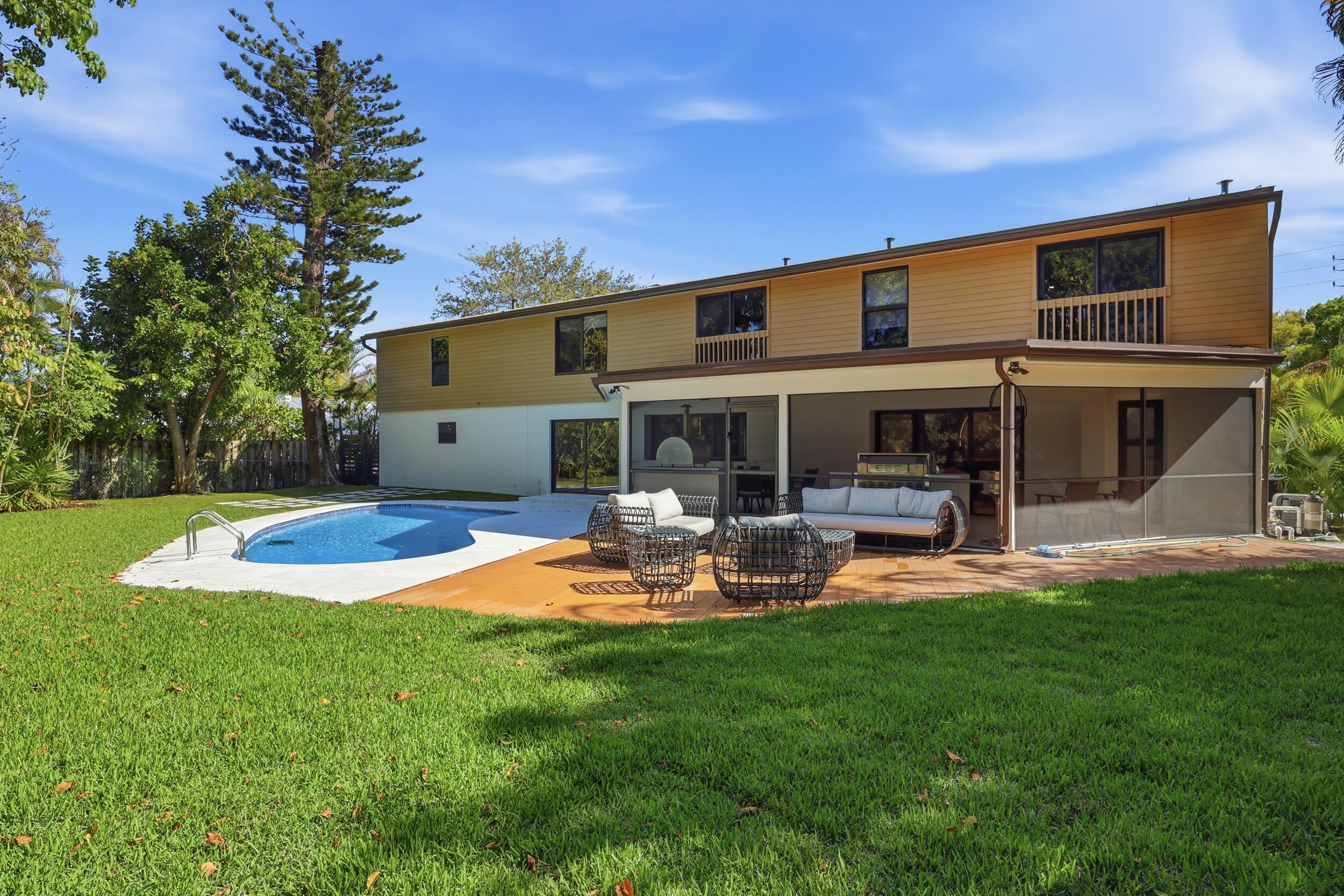 342 N Fairway Tequesta, FL 33469