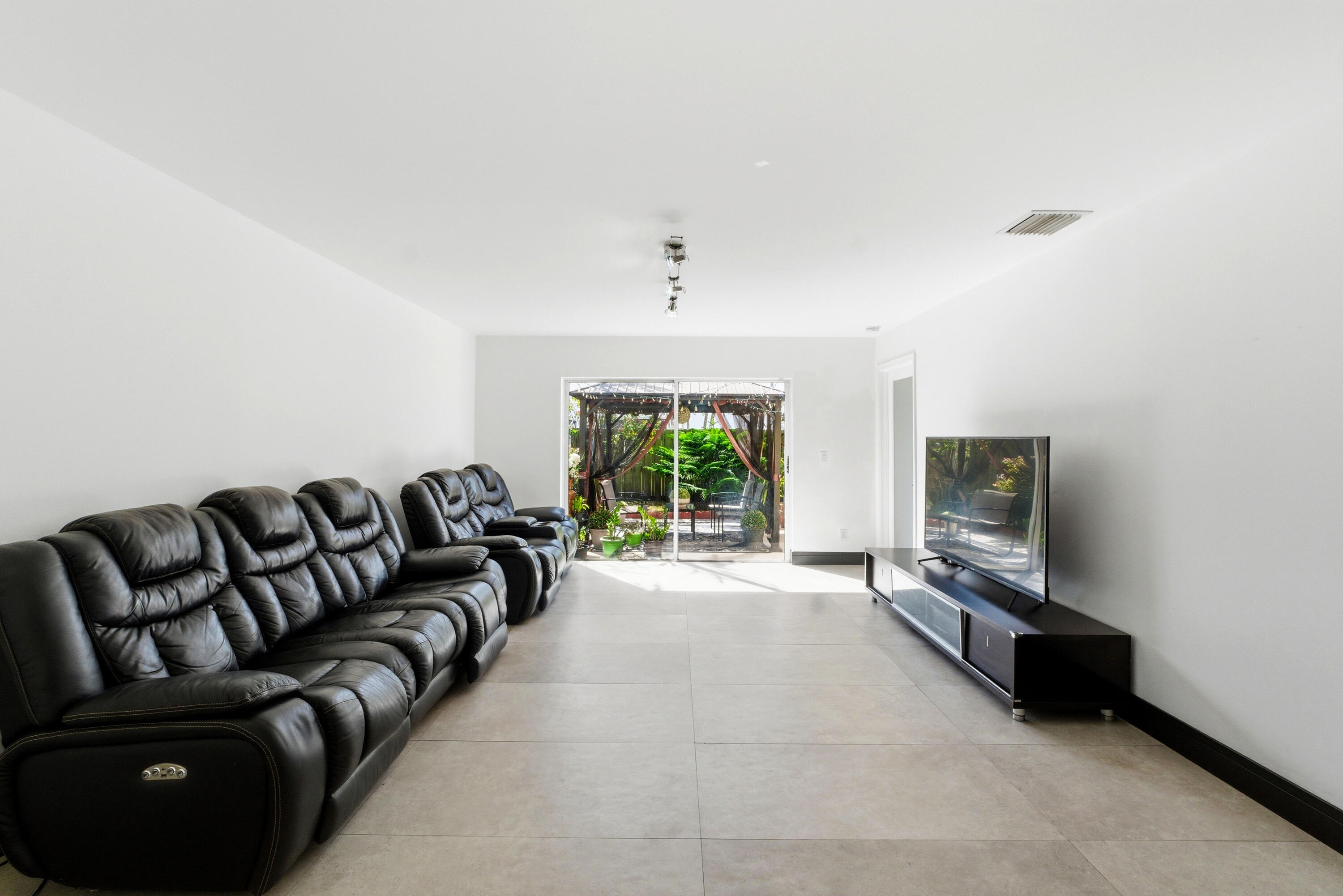 17318 SW 22nd Miramar, FL 33029