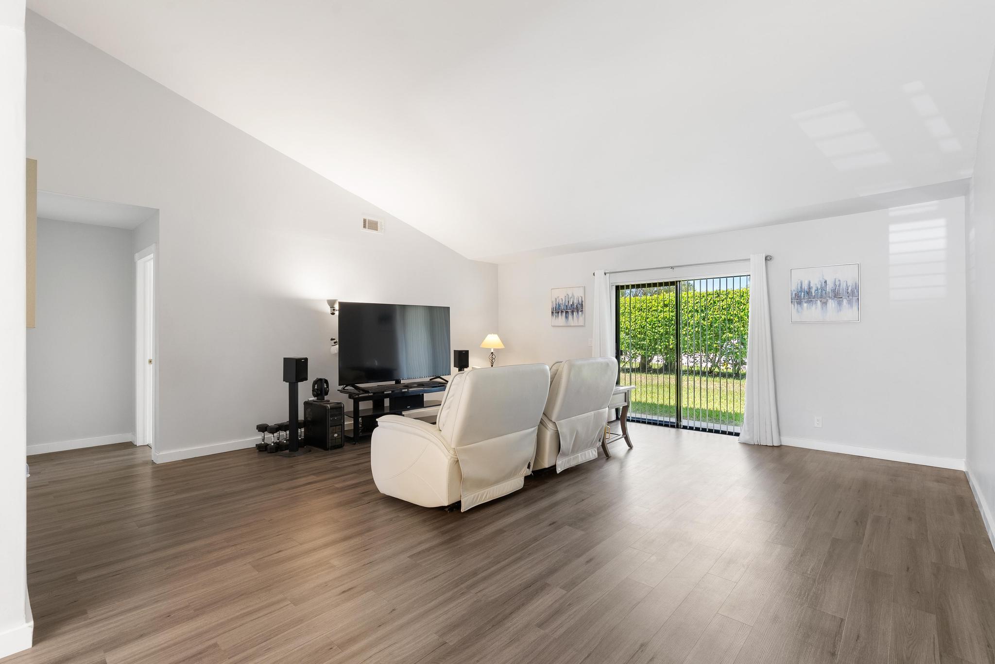 6731 Bridlewood Boca Raton, FL 33433