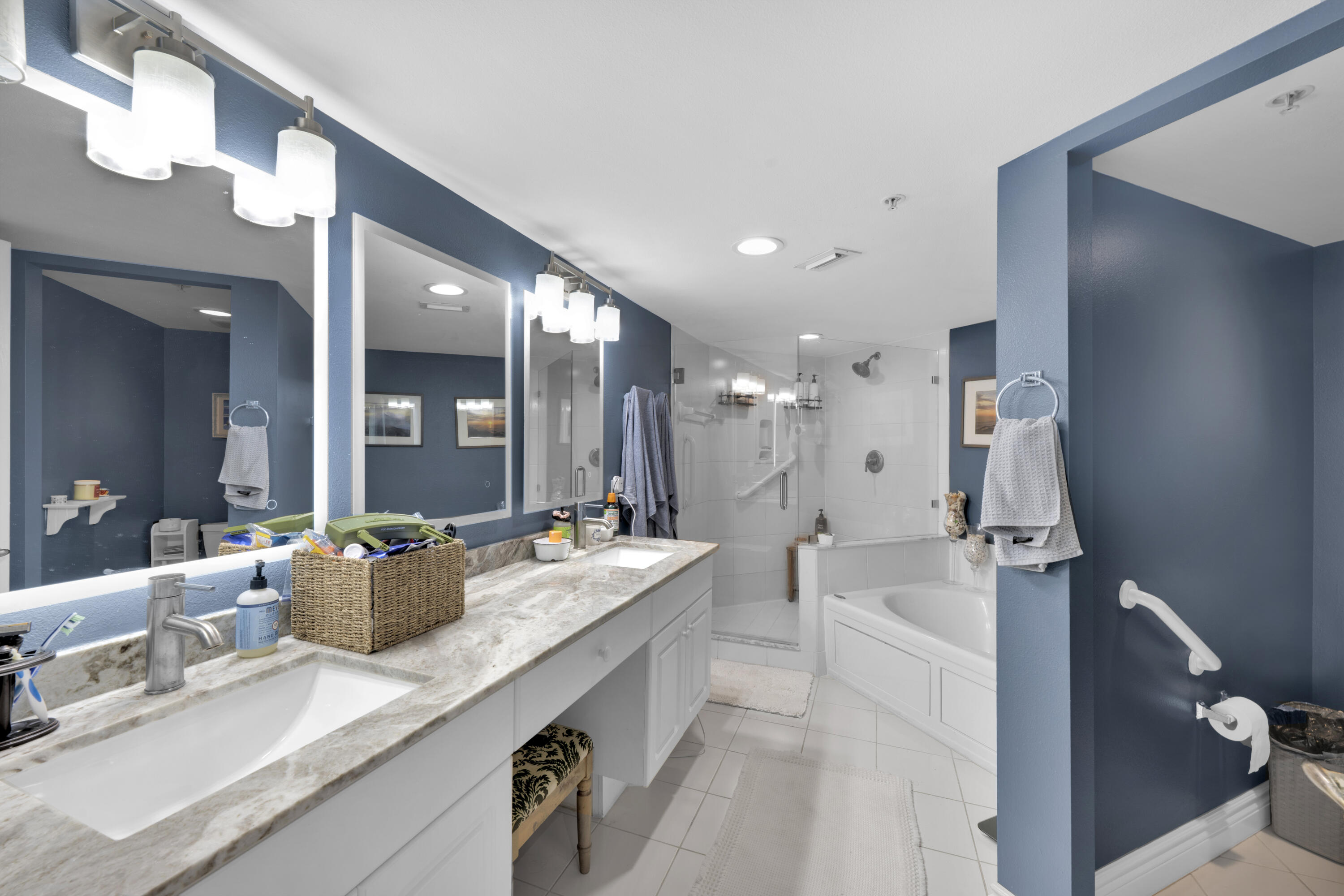 2880 NE 14th St #413 Pompano Beach, FL 33062