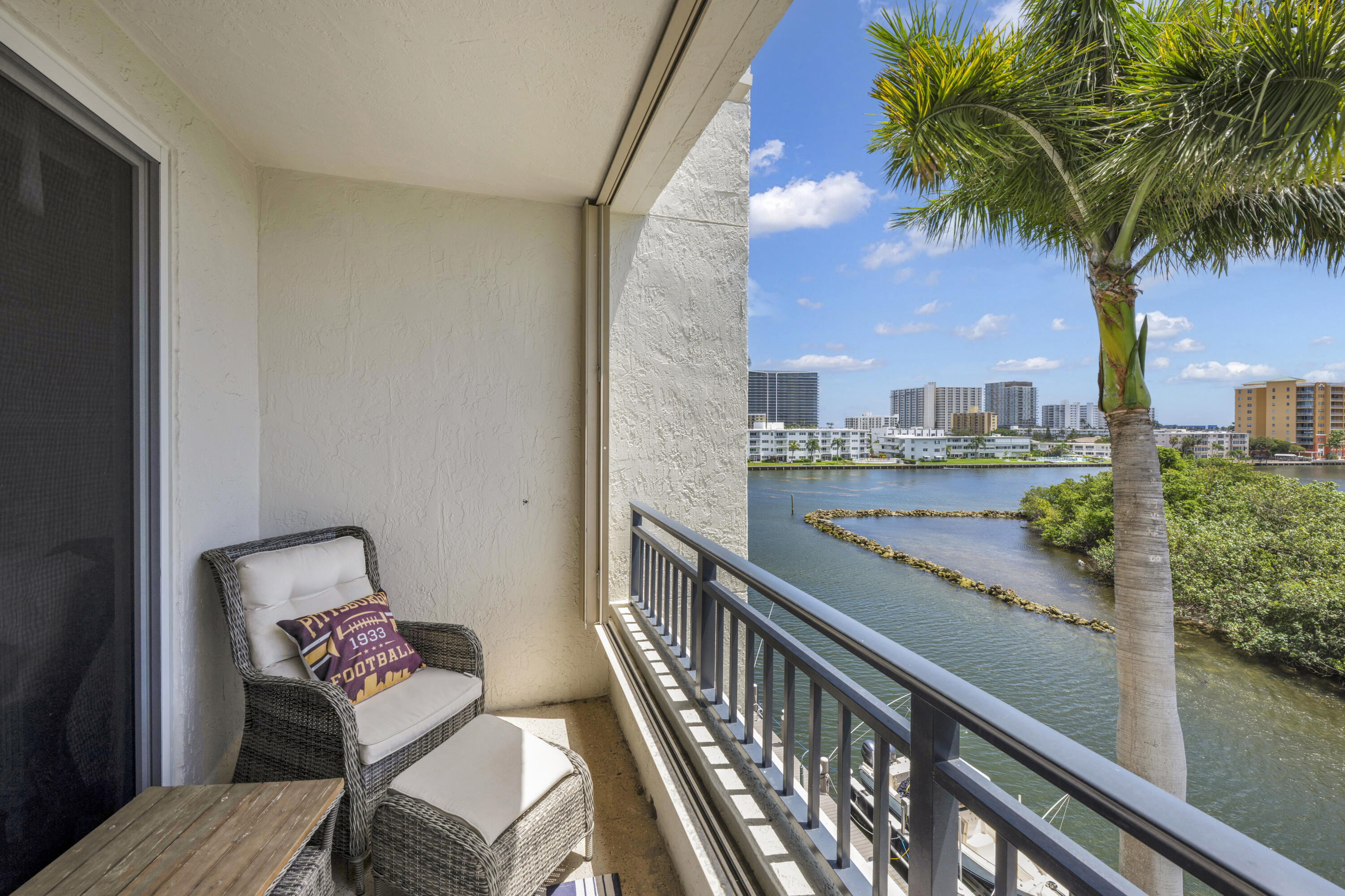 2880 NE 14th St #413 Pompano Beach, FL 33062