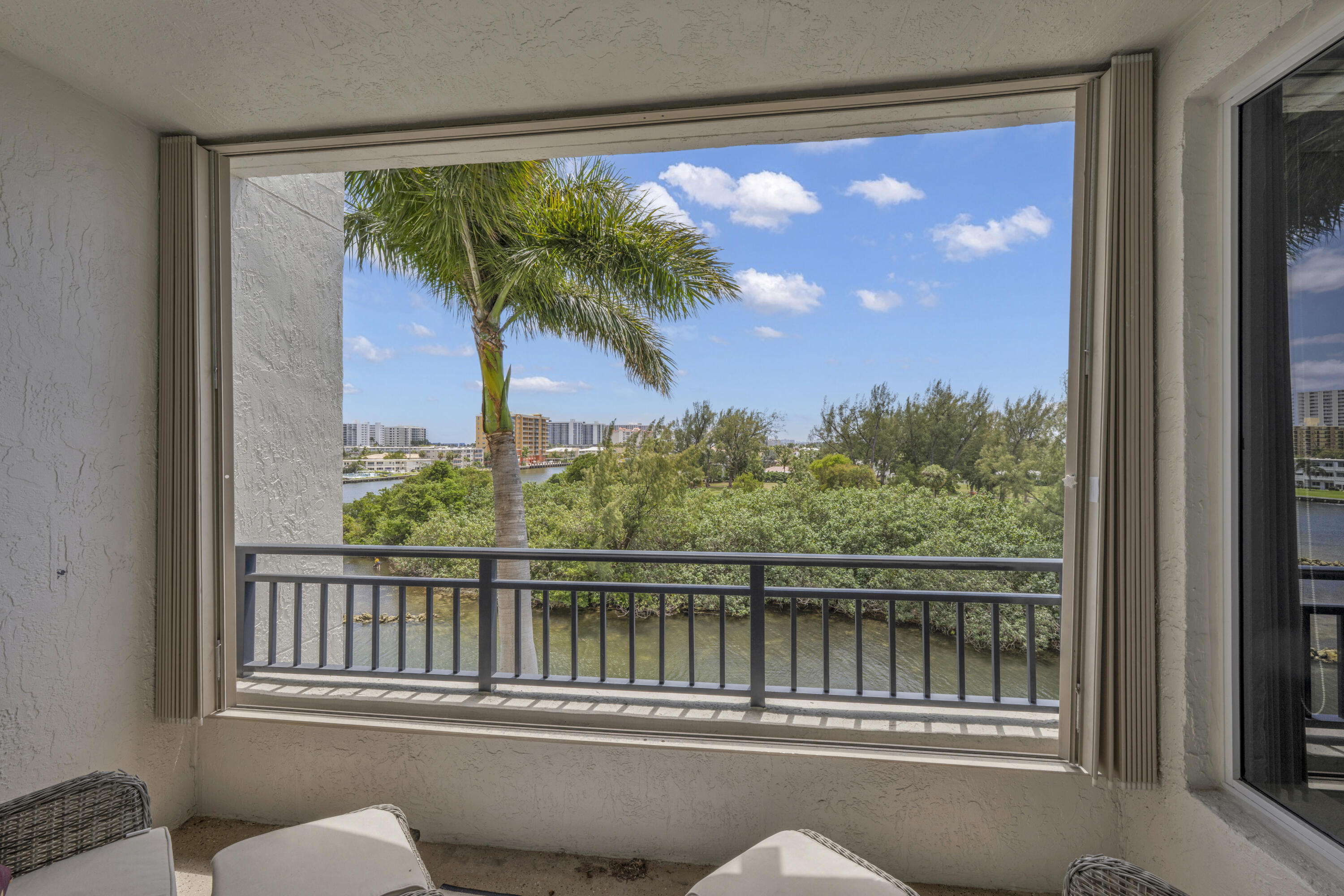 2880 NE 14th St #413 Pompano Beach, FL 33062