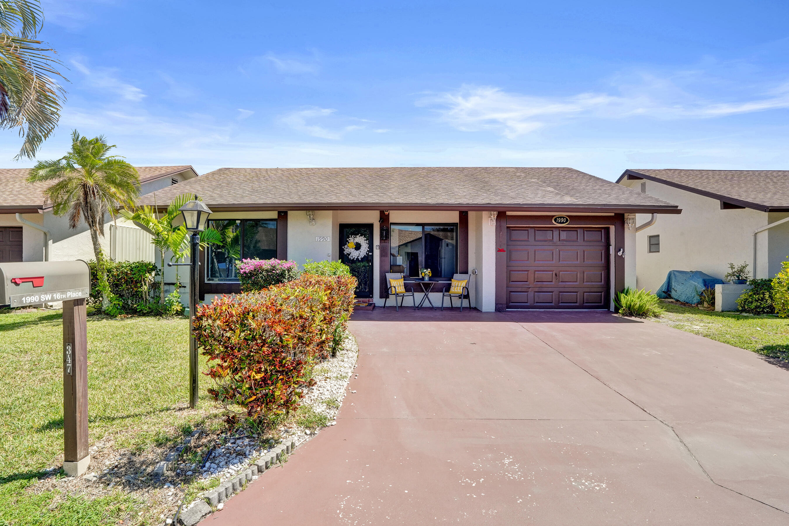 1990 SW 16th