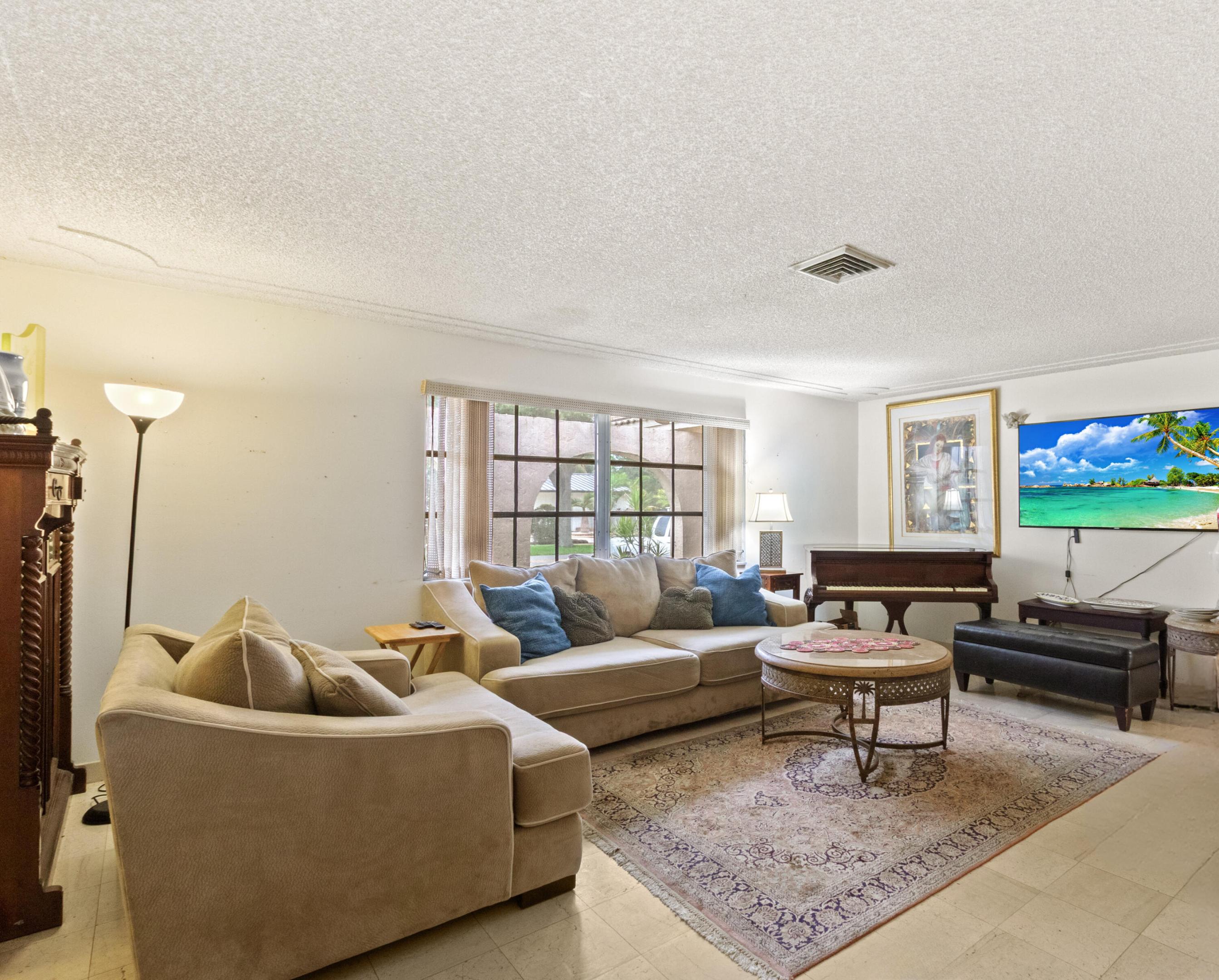 6241 SW 14th Plantation, FL 33317