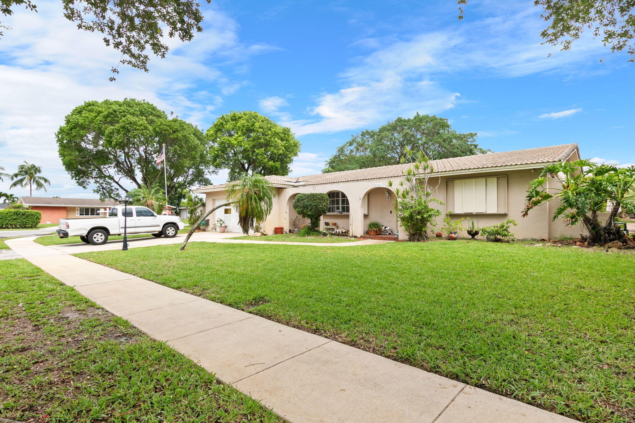 6241 SW 14th Plantation, FL 33317