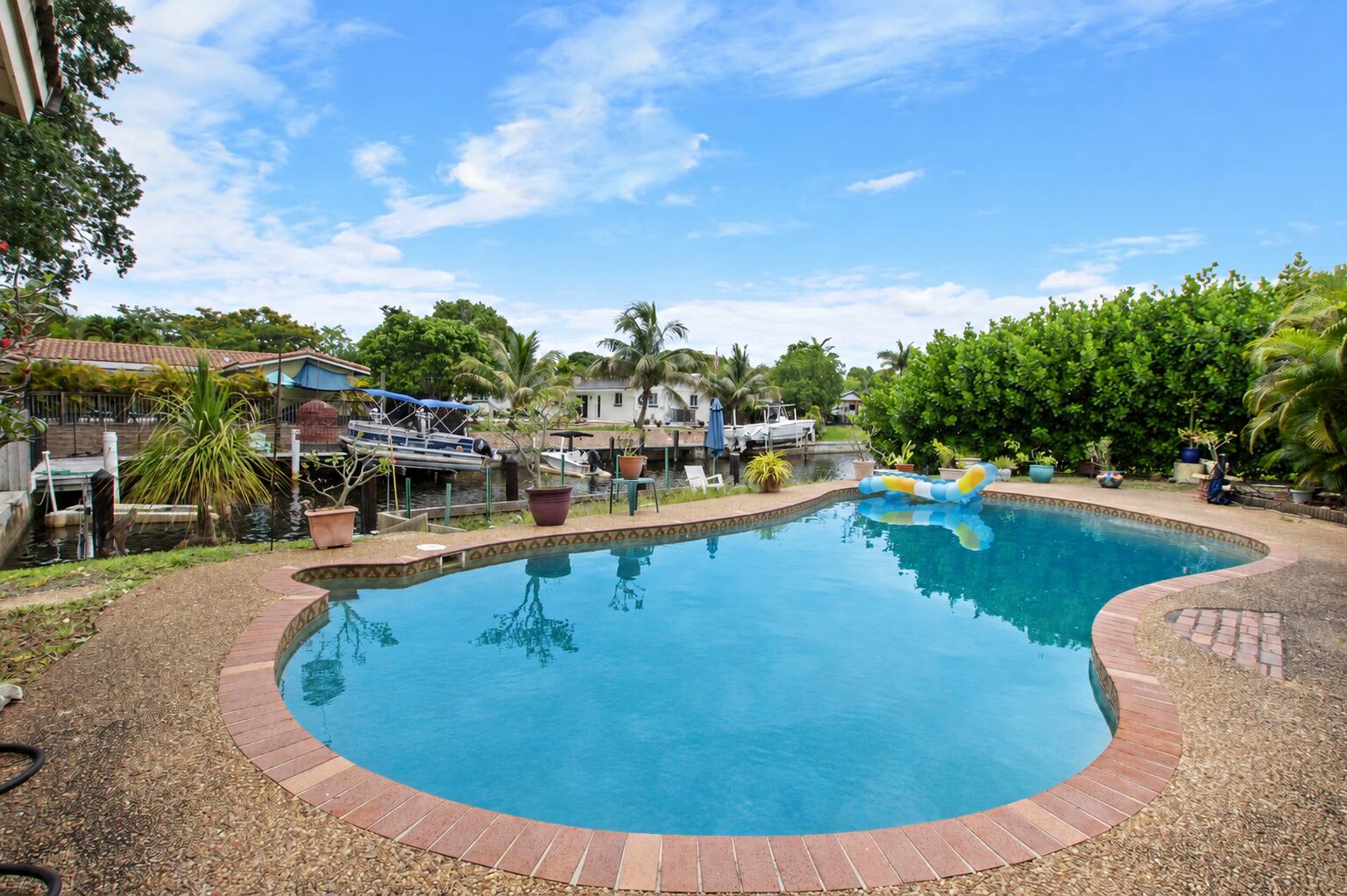 6241 SW 14th Plantation, FL 33317