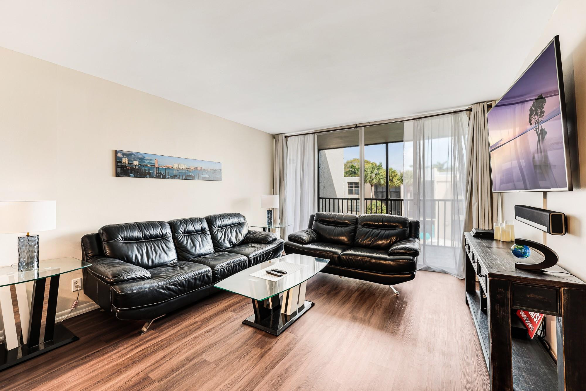 6 Royal Palm #303